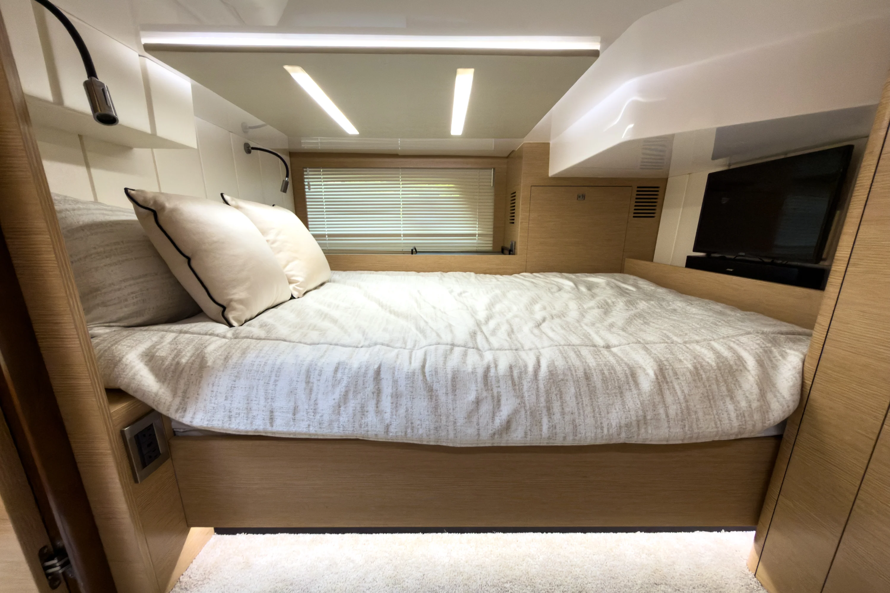 2021 Ocean Alexander 45 DIVERGENCE COUPE Image Thumbnail #36