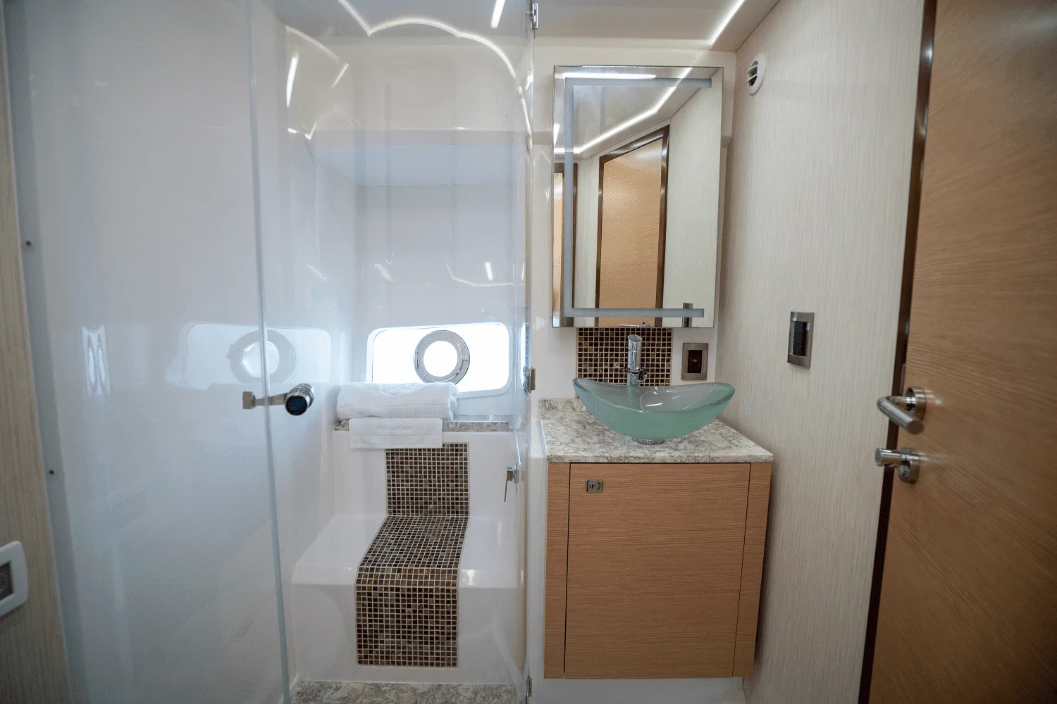 2021 Ocean Alexander 45 DIVERGENCE COUPE Image Thumbnail #38