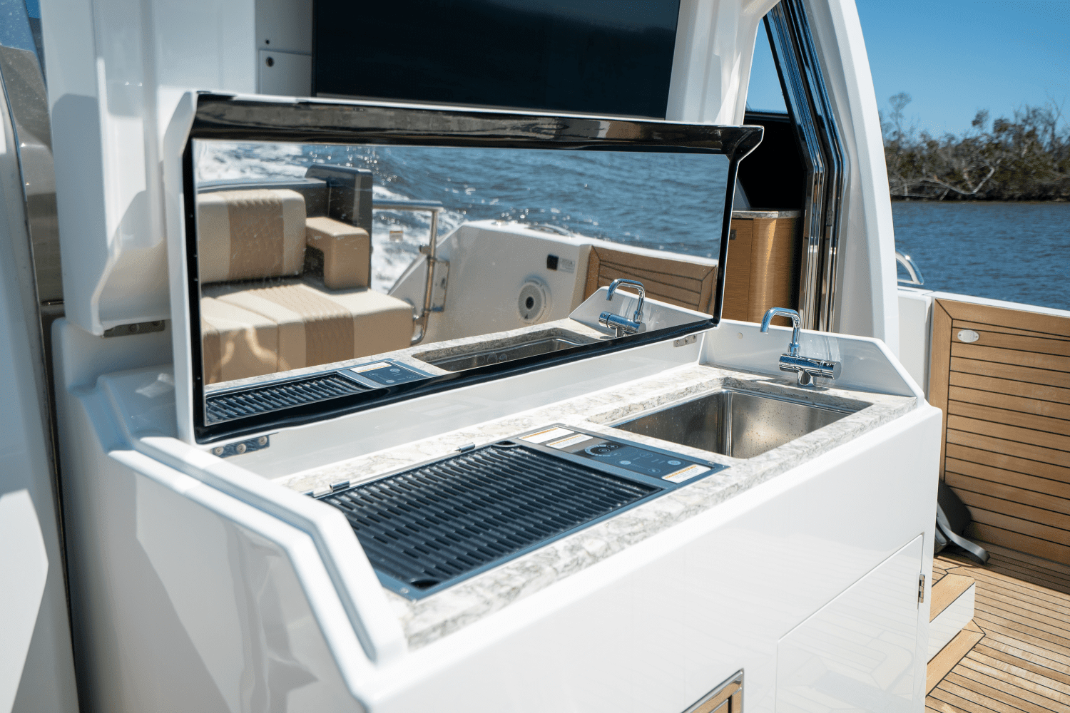 2021 Ocean Alexander 45 DIVERGENCE COUPE Image Thumbnail #15