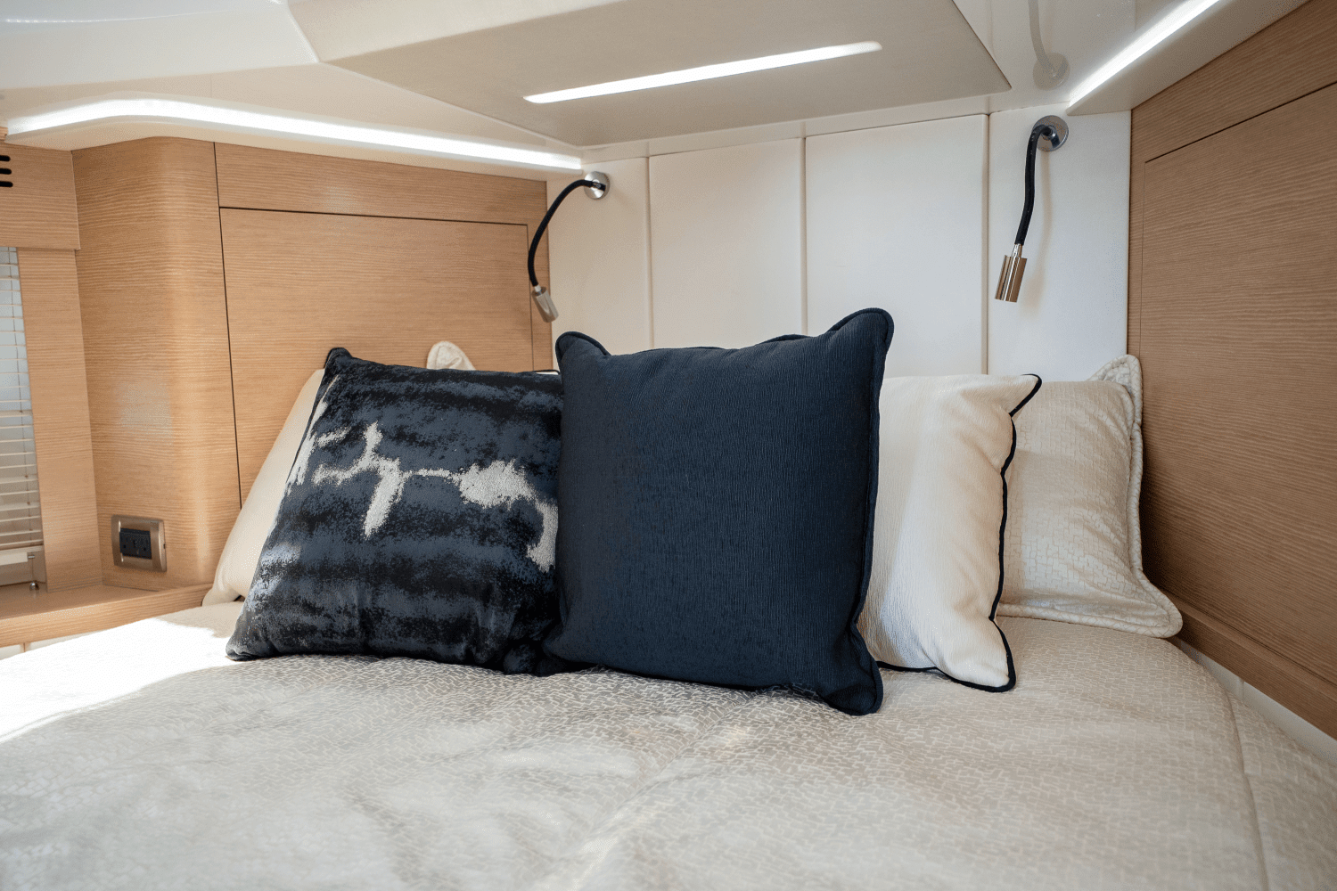 2021 Ocean Alexander 45 DIVERGENCE COUPE Image Thumbnail #36