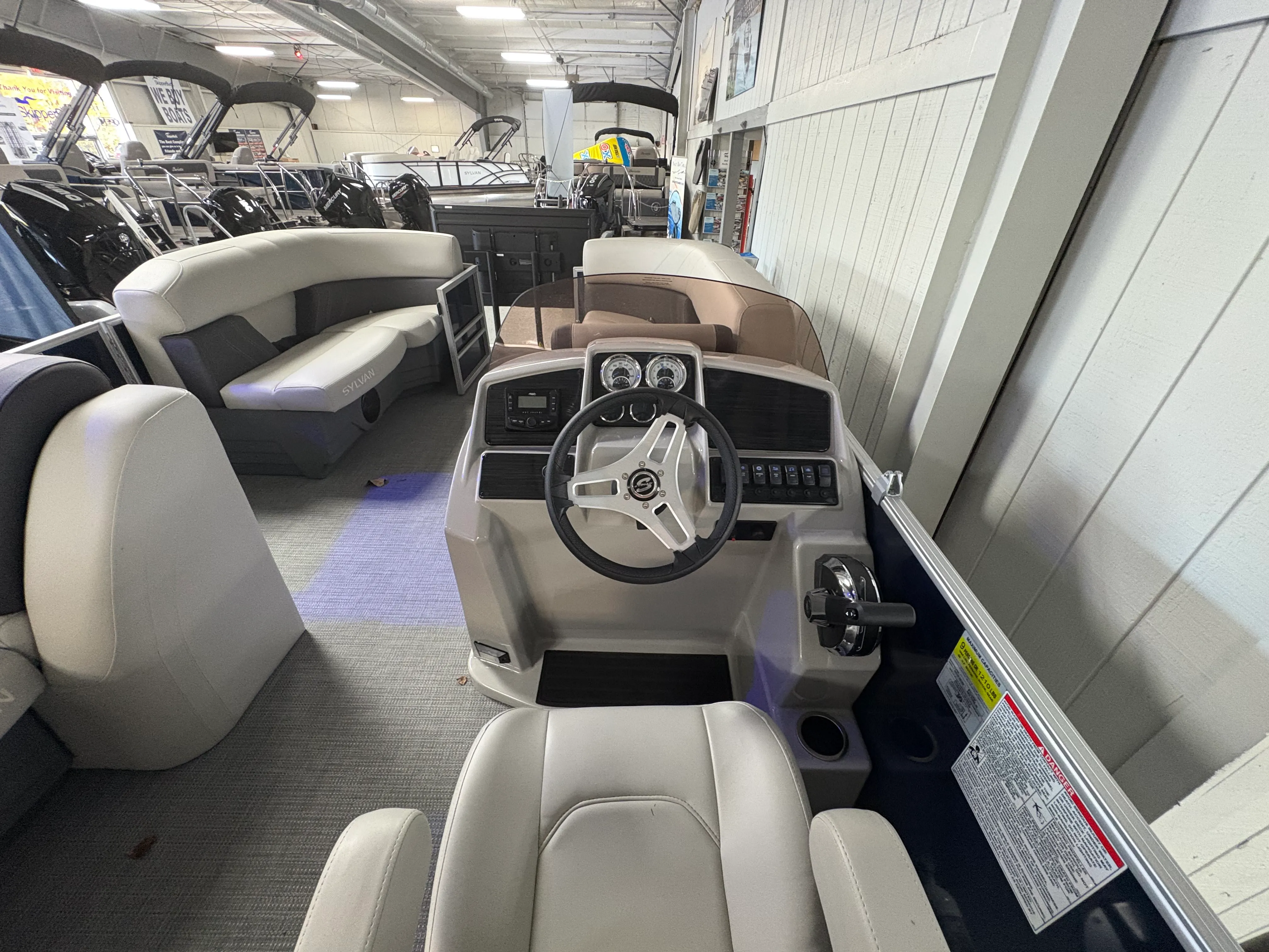 2025 Sylvan MIRAGE 820 Image Thumbnail #5