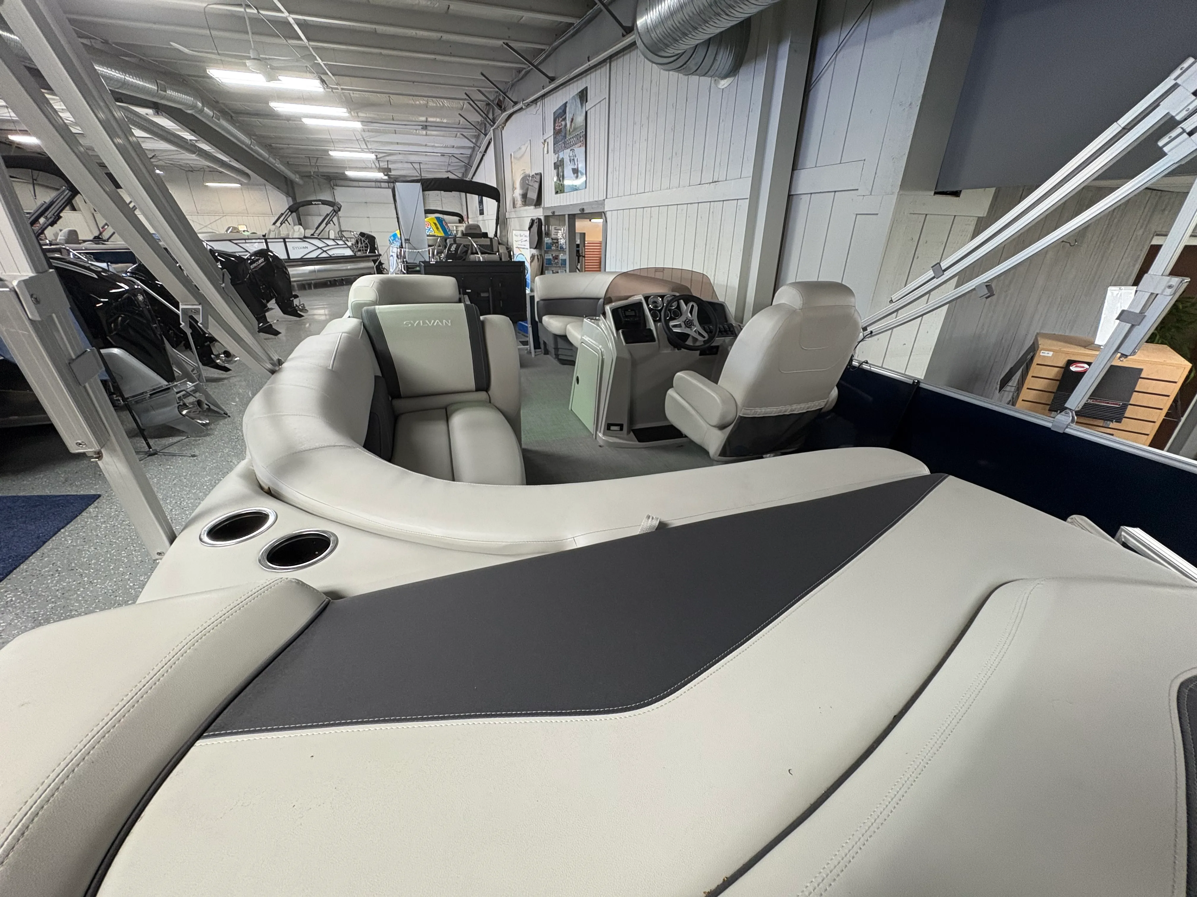 2025 Sylvan MIRAGE 820 Image Thumbnail #3