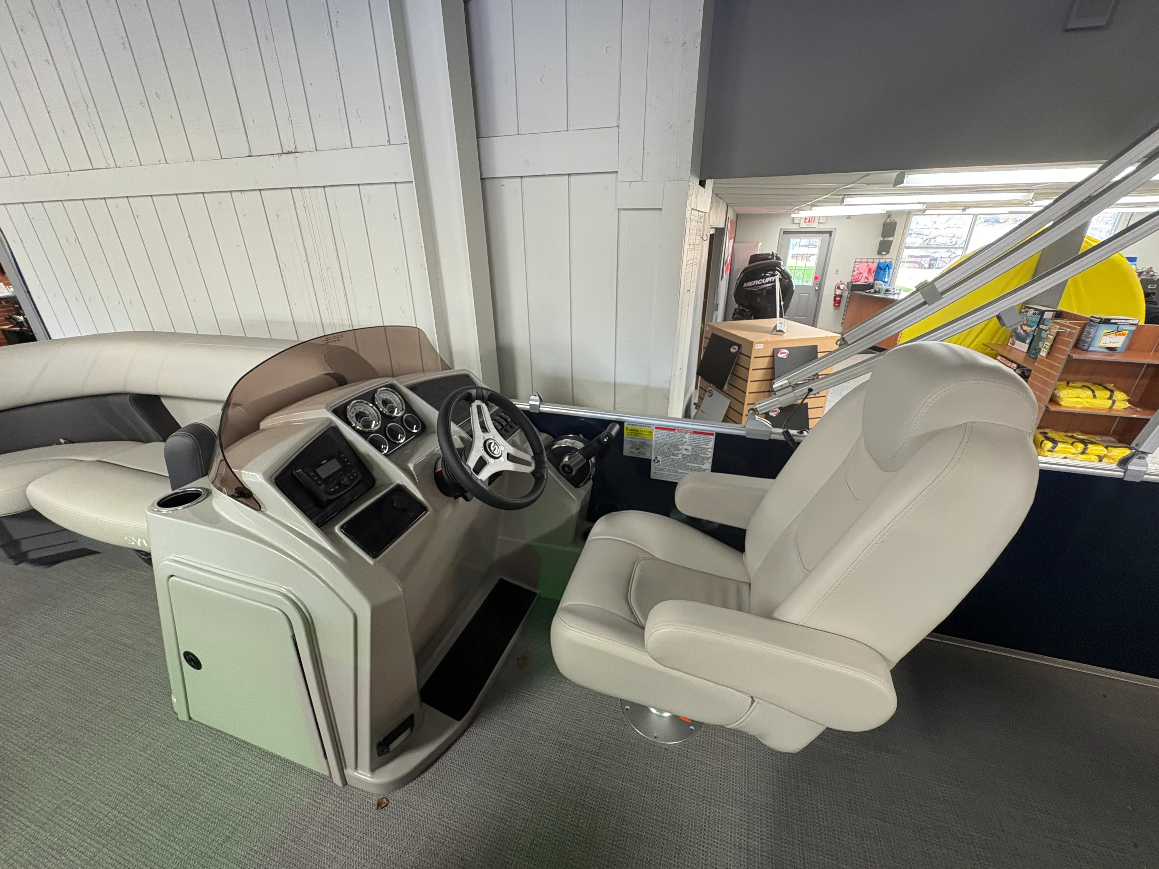 2025 Sylvan MIRAGE 820 Image Thumbnail #6