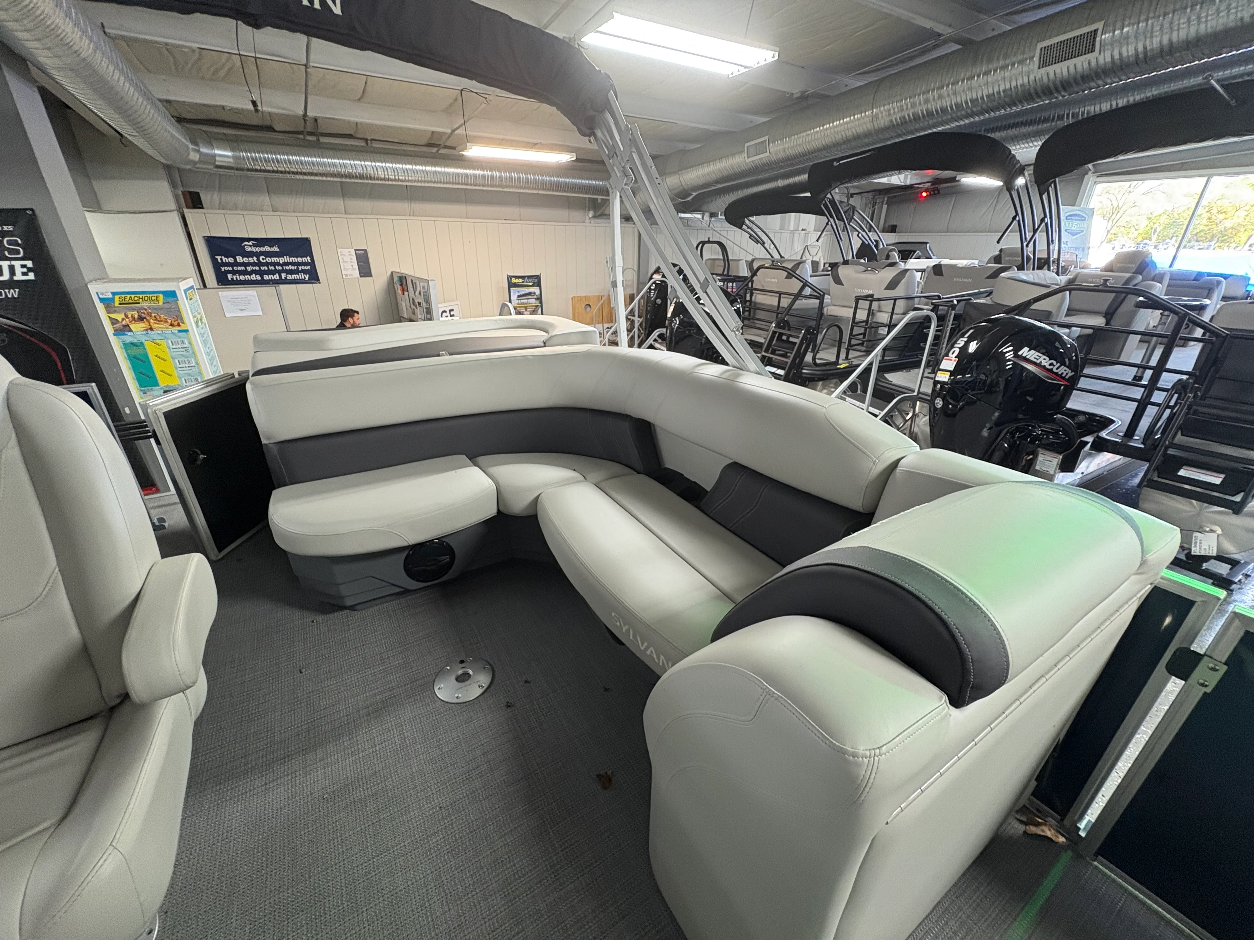 2025 Sylvan MIRAGE 820 Image Thumbnail #11