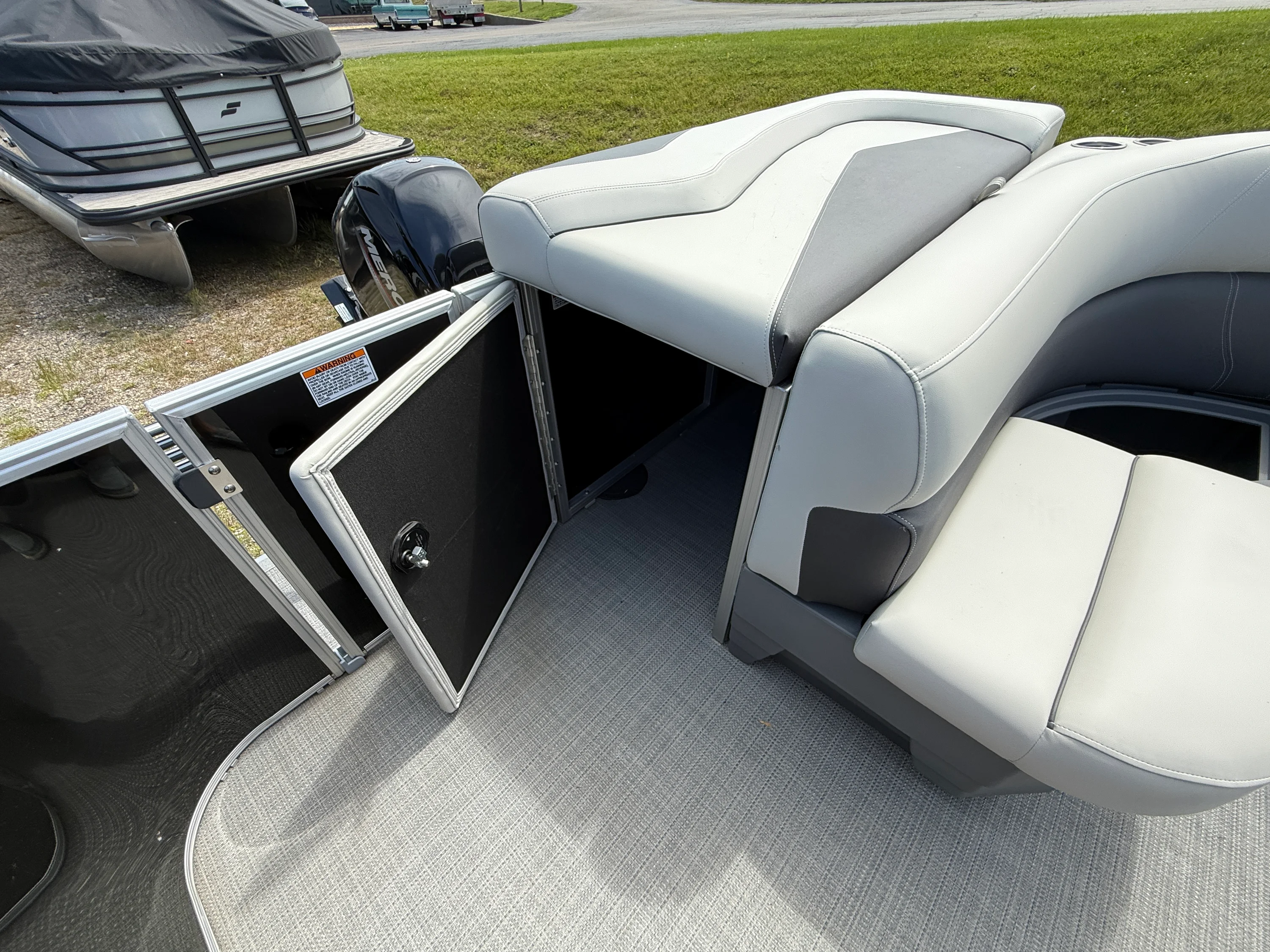 2025 Sylvan MIRAGE 820 Image Thumbnail #17