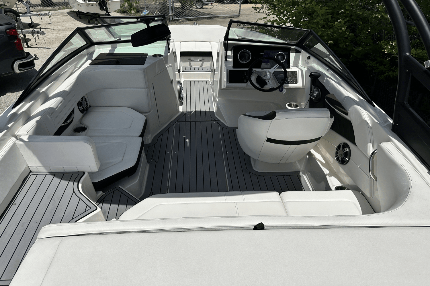 2019 Sea Ray 190 SPX Image Thumbnail #3