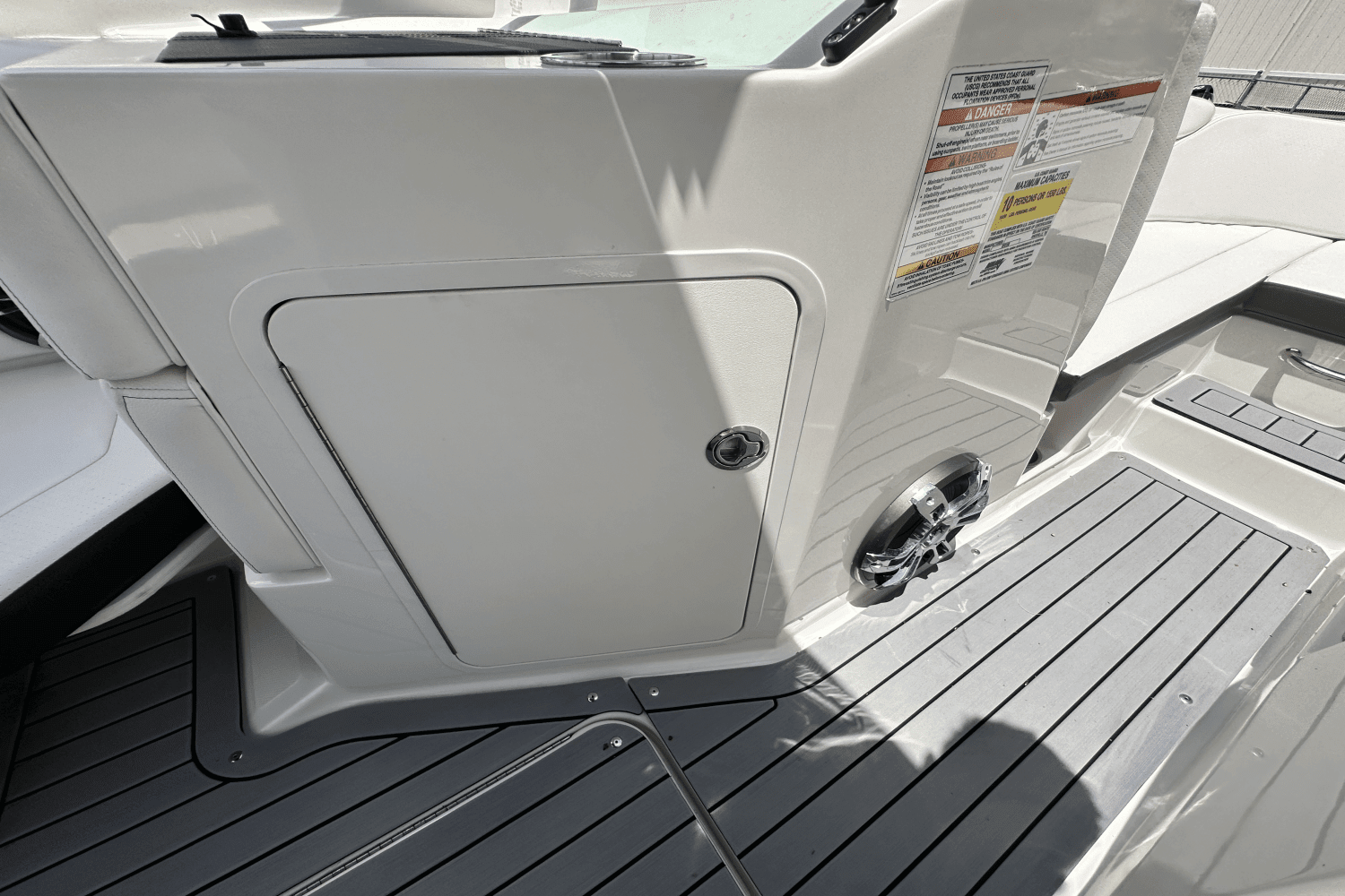 2019 Sea Ray 190 SPX Image Thumbnail #6