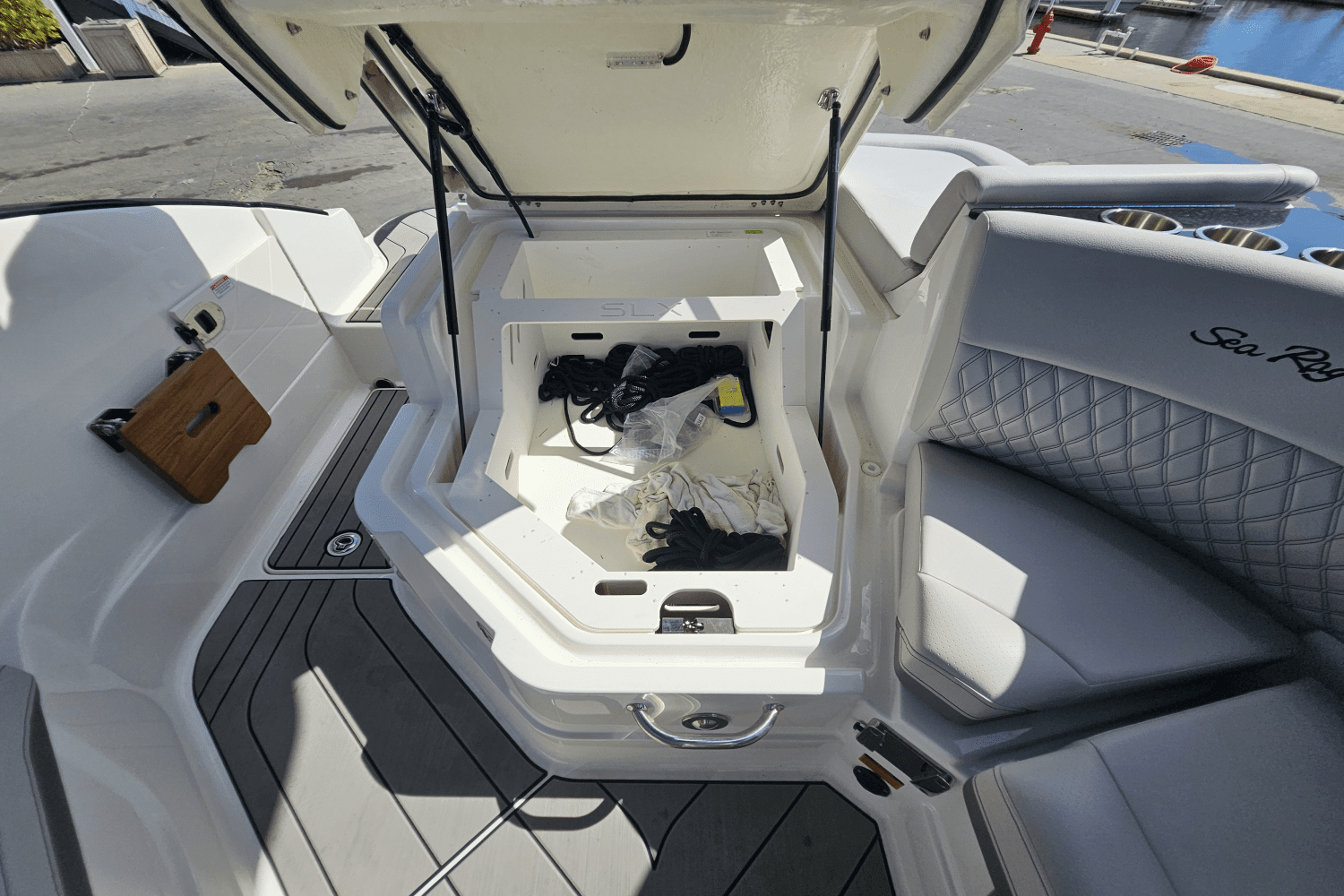 2024 Sea Ray 260 SXO-OB Image Thumbnail #24