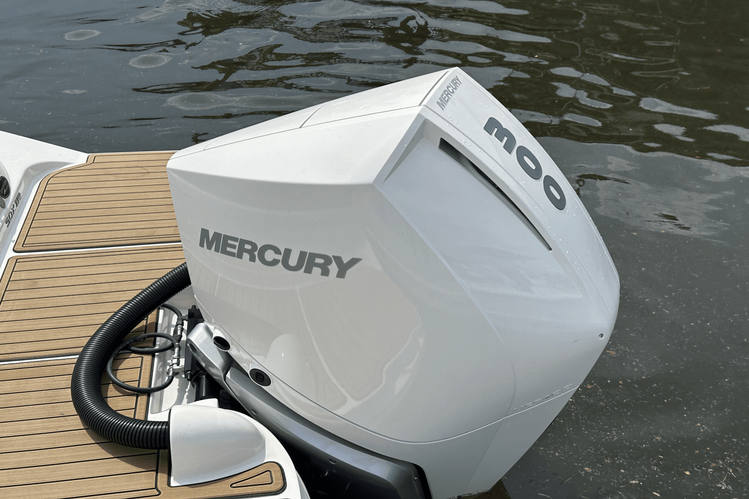 Thumbnail 4 for 2020 Sea Ray SDX 270 Outboard