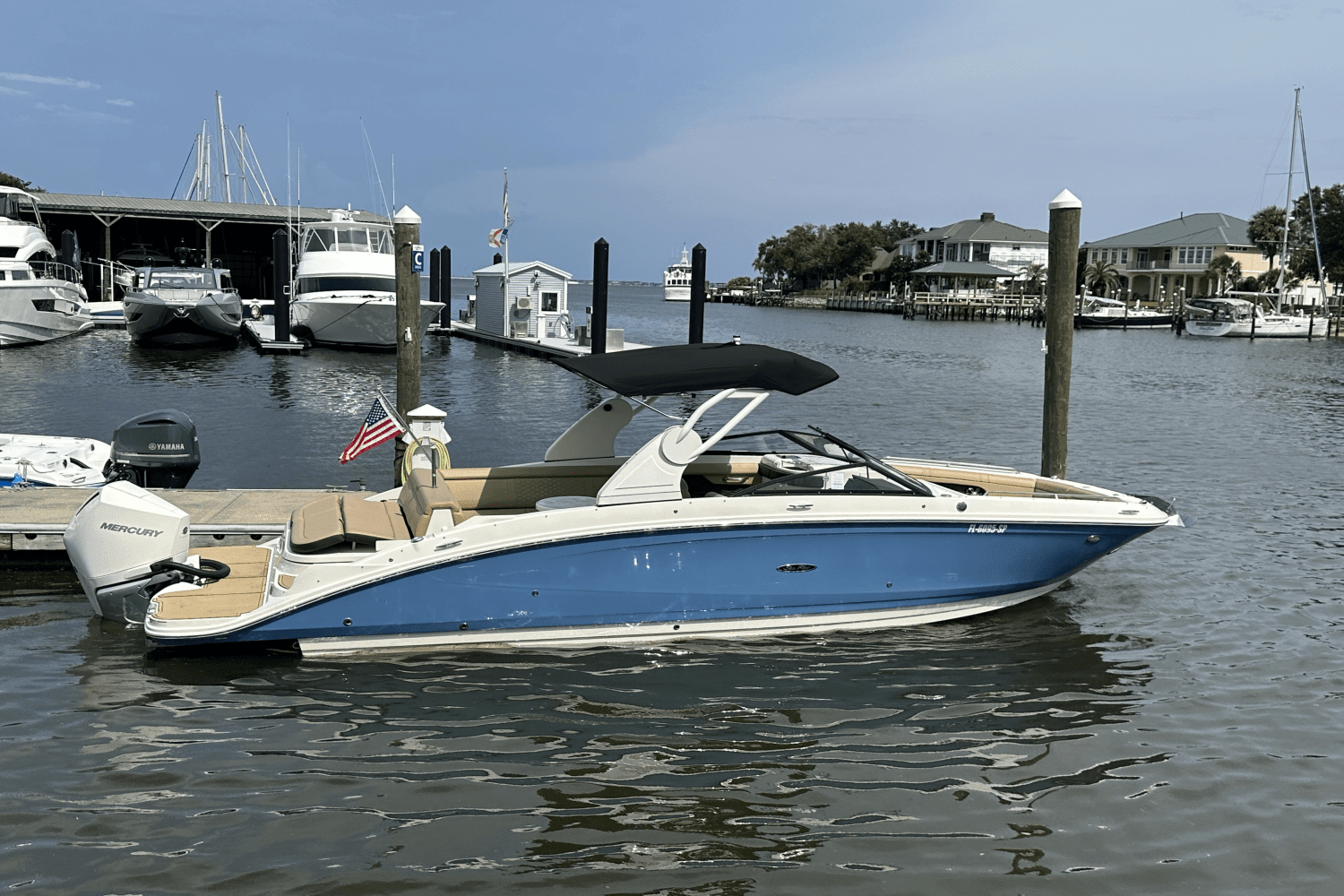 2020 Sea Ray SDX 270 Outboard Image Thumbnail #7