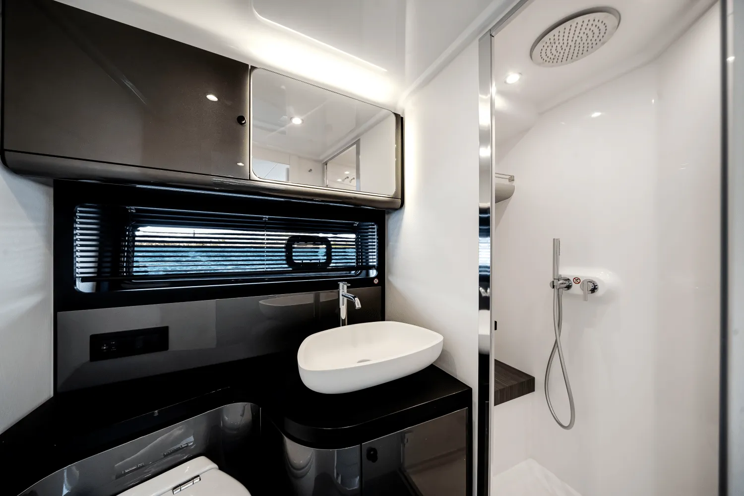 2026 Azimut Verve 42 Image Thumbnail #25