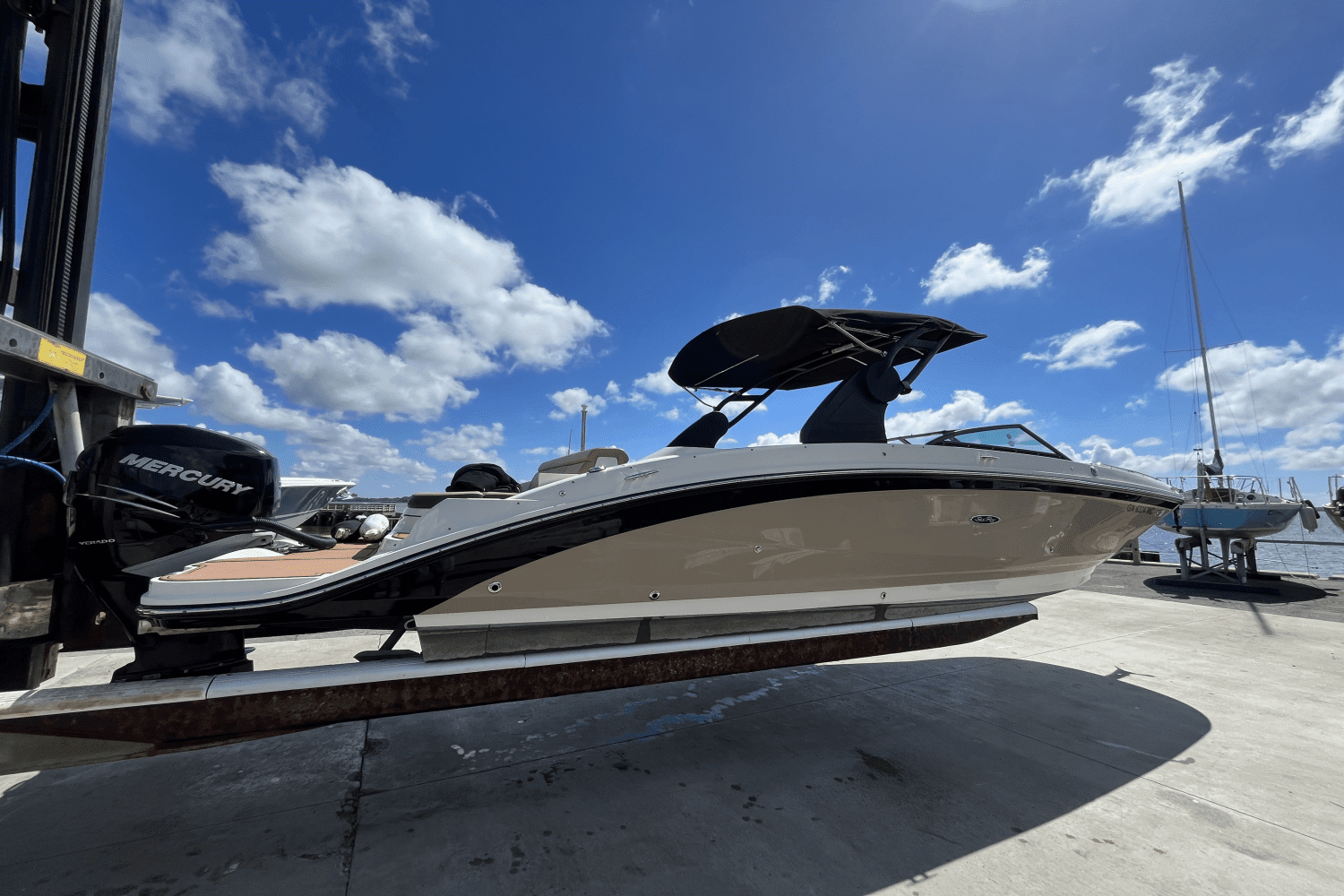 2018 Sea Ray 270 SDX OUTBOARD Image Thumbnail #1