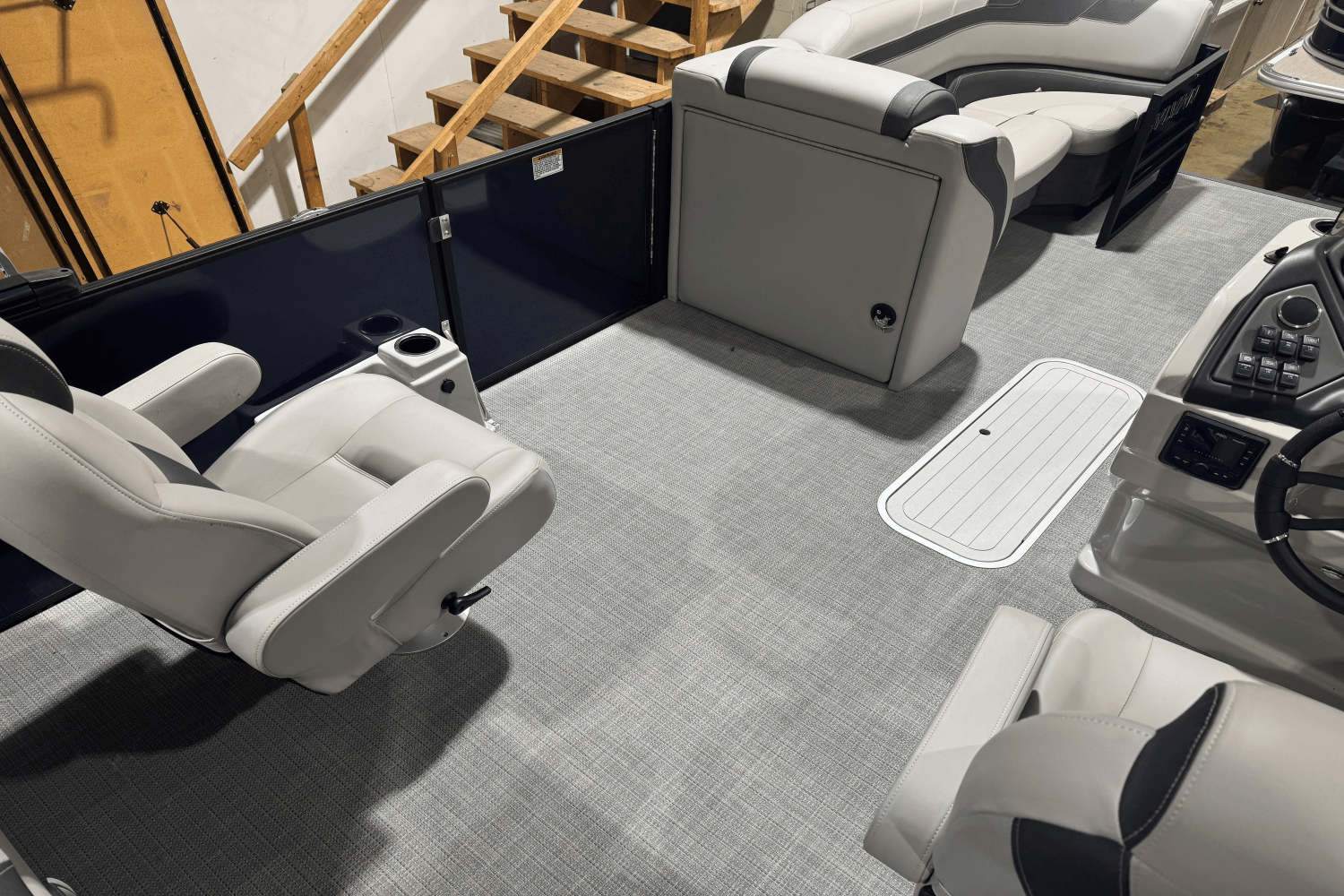 2025 Sylvan L5 Image Thumbnail #3
