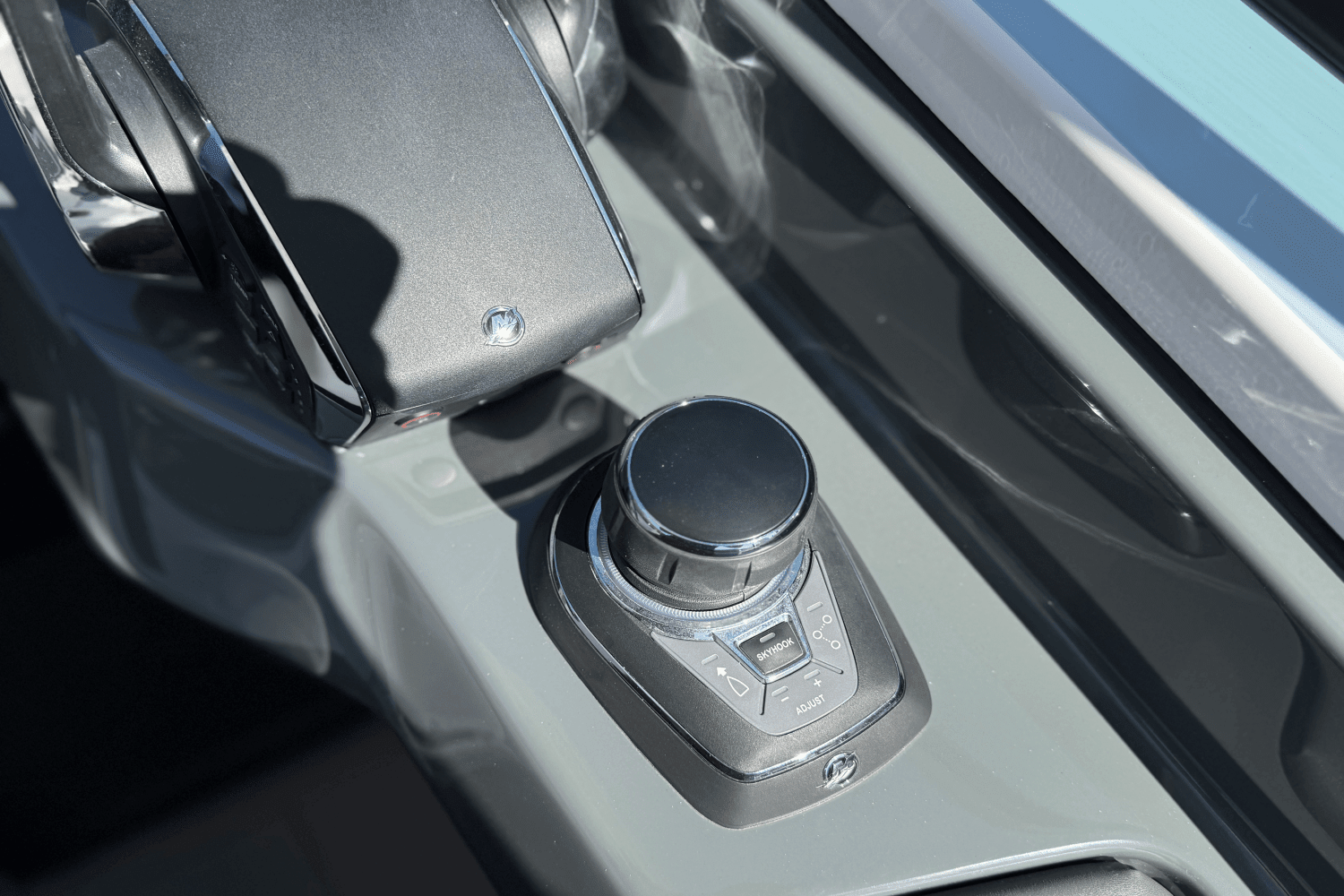 2024 Aviara AV32 Outboard Image Thumbnail #30