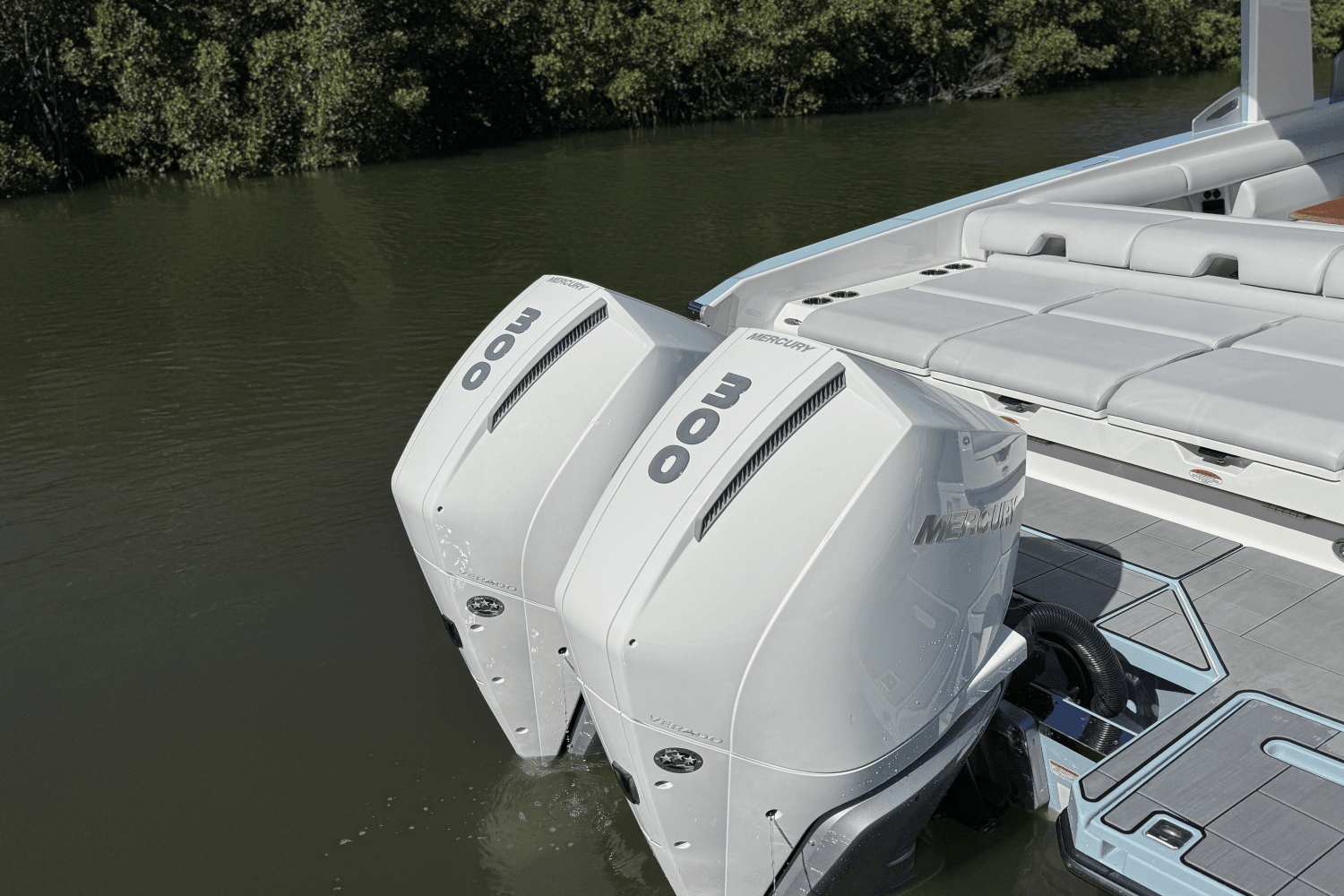 2024 Aviara AV32 Outboard Image Thumbnail #13