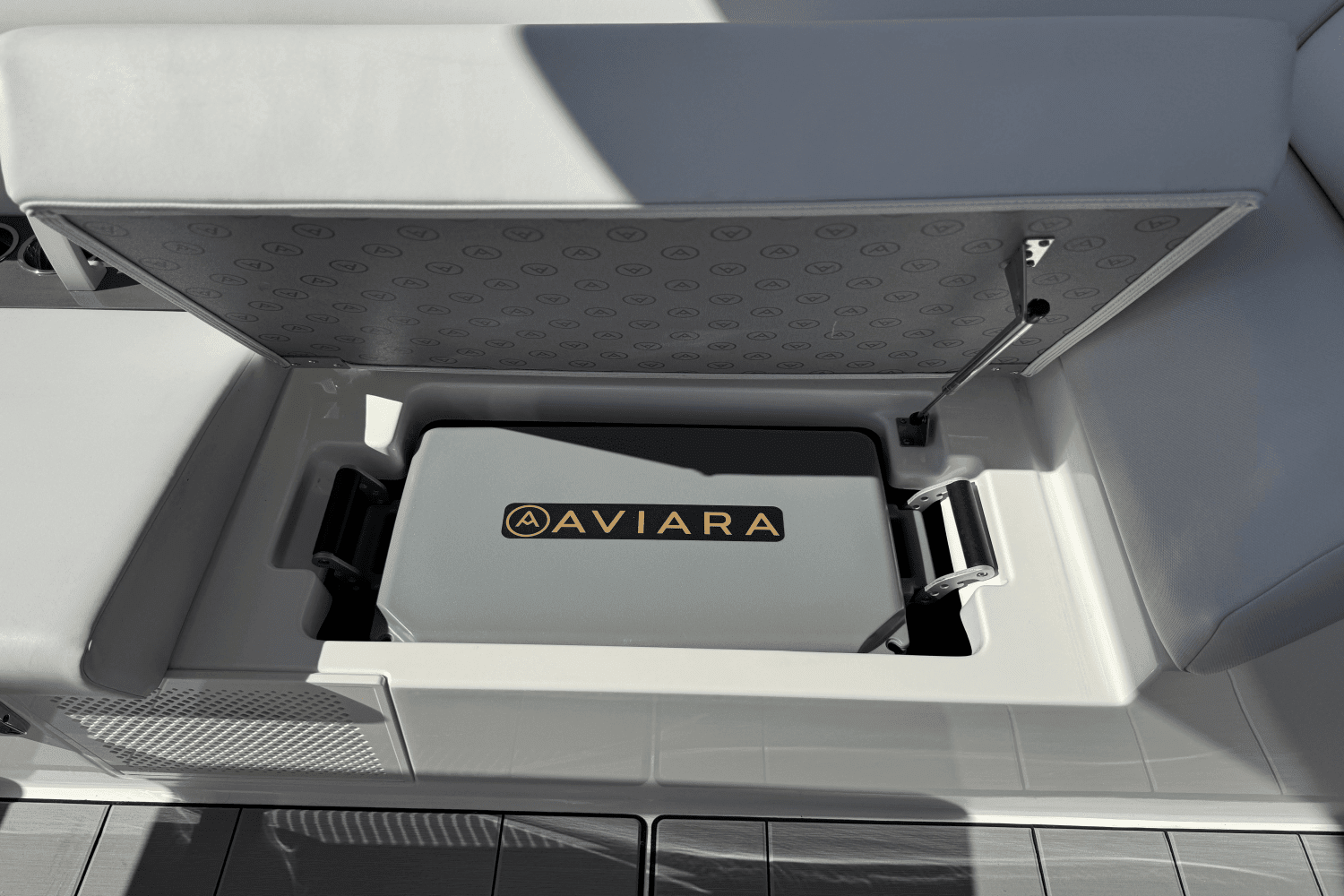 2024 Aviara AV32 Outboard Image Thumbnail #39