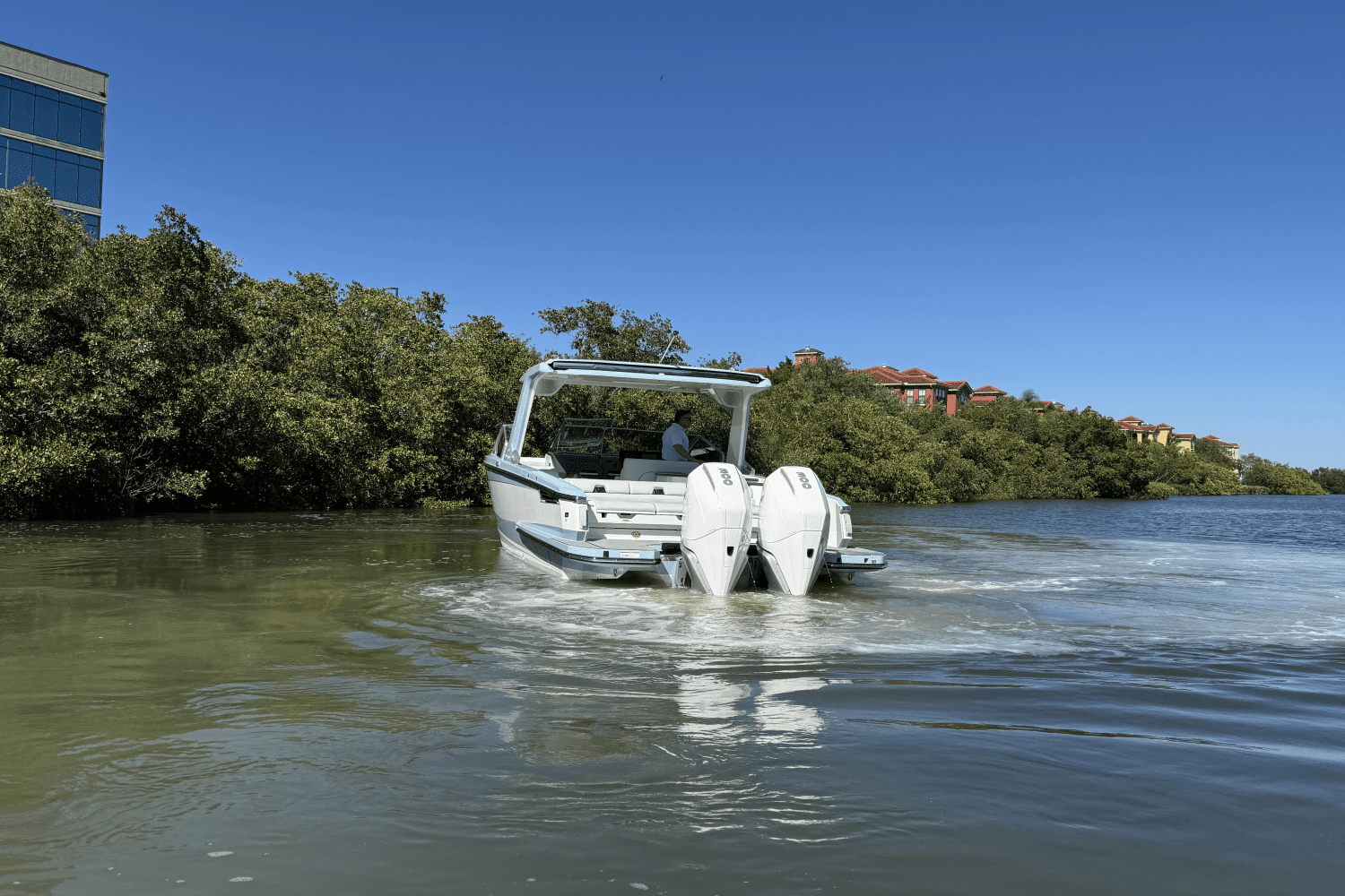 2024 Aviara AV32 Outboard Image Thumbnail #5