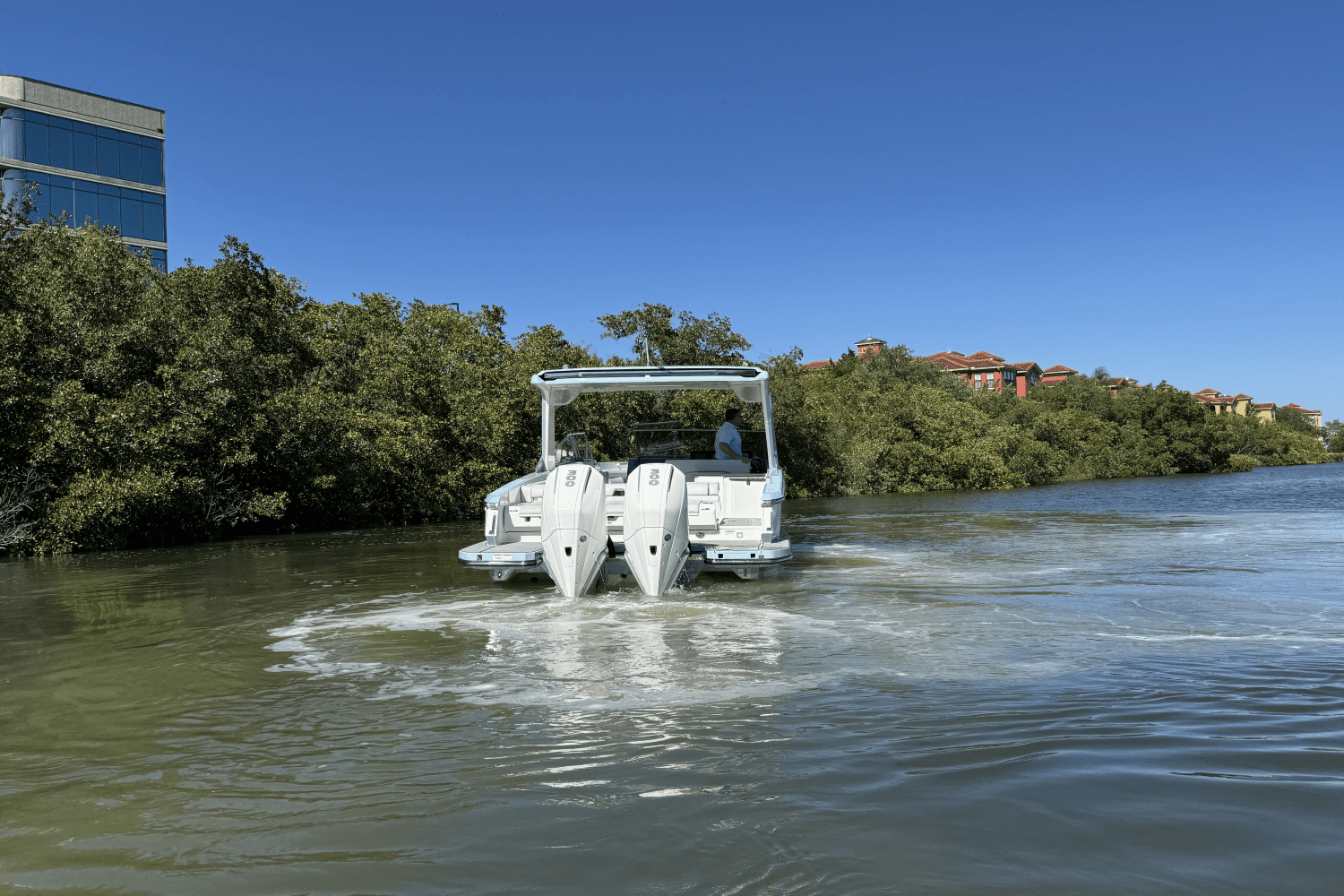 2024 Aviara AV32 Outboard Image Thumbnail #4