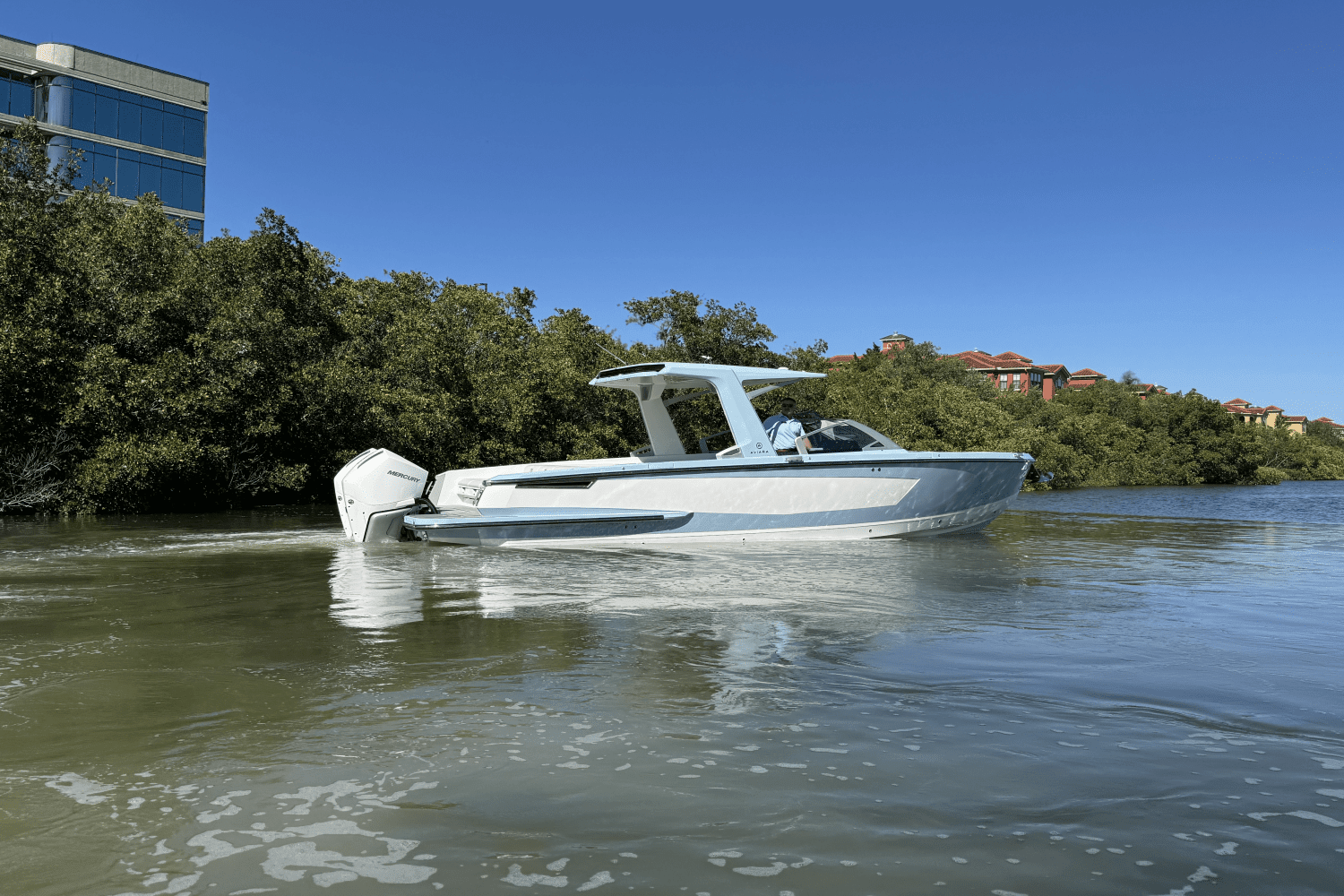 2024 Aviara AV32 Outboard Image Thumbnail #3