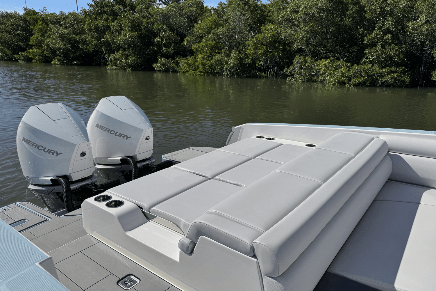 2024 Aviara AV32 Outboard Image Thumbnail #15