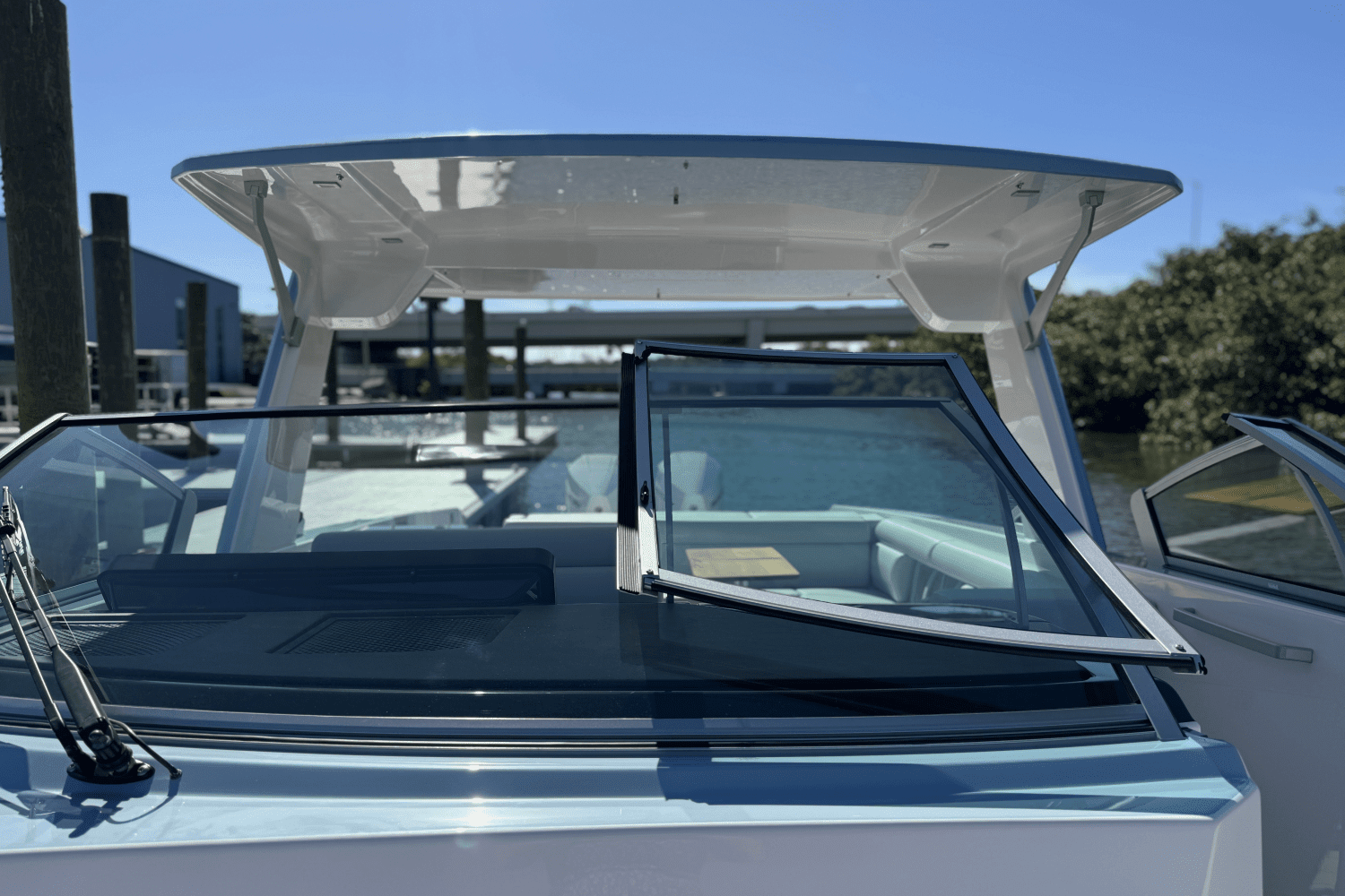 2024 Aviara AV32 Outboard Image Thumbnail #34