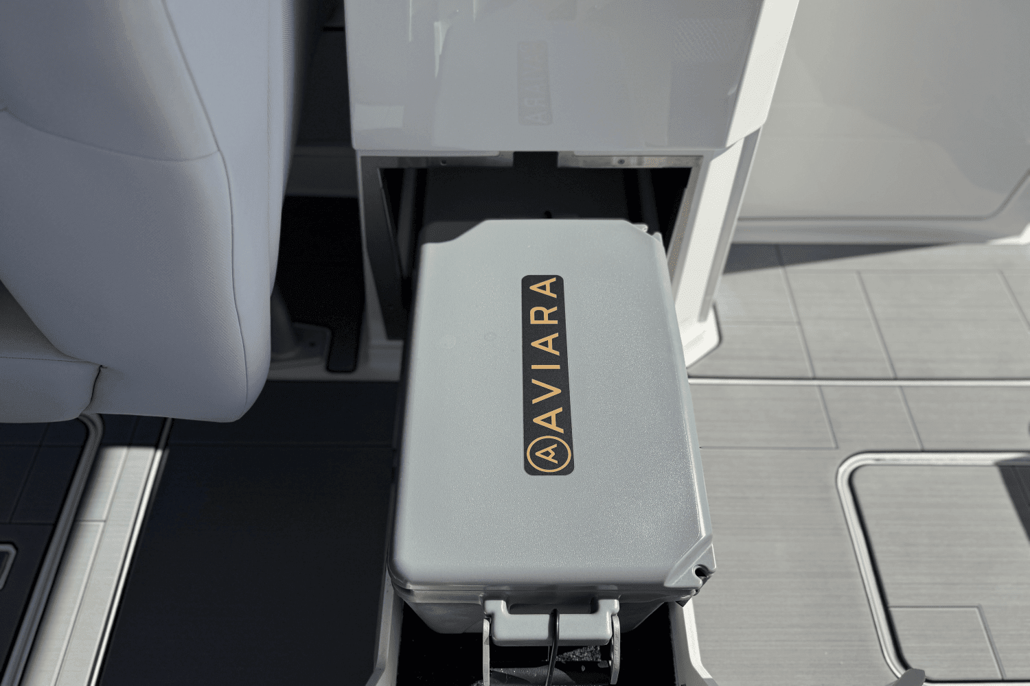 2024 Aviara AV32 Outboard Image Thumbnail #18
