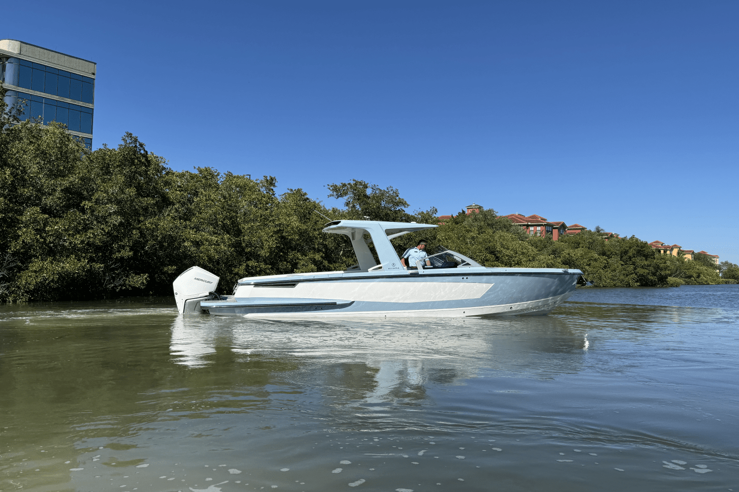 2024 Aviara AV32 Outboard Image Thumbnail #2