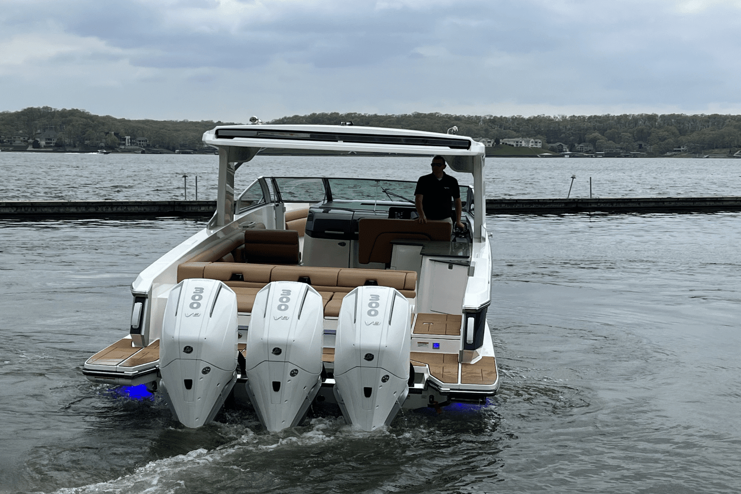 2024 Aviara AV36 Outboard Image Thumbnail #7