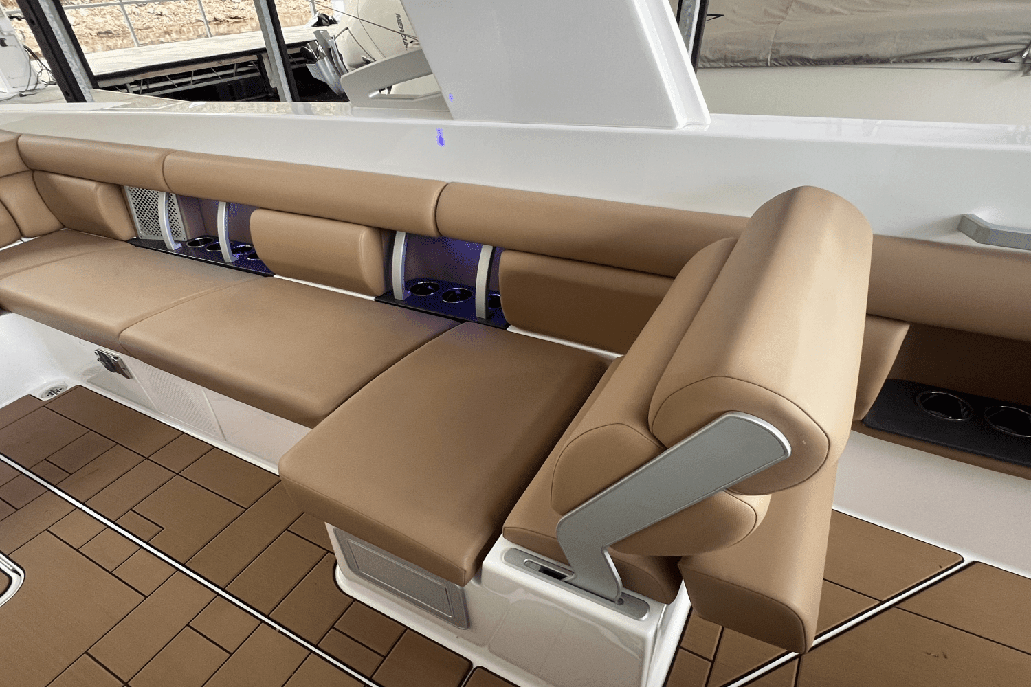 2024 Aviara AV36 Outboard Image Thumbnail #19