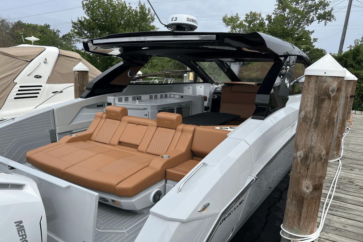 2025 Cruisers Yachts 42 GLS Outboard Image Thumbnail #19