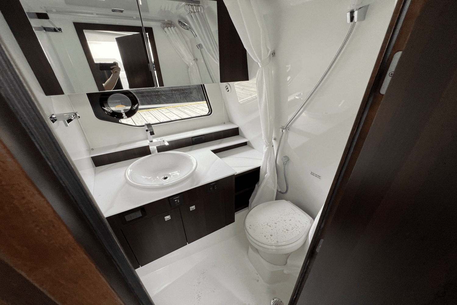 2025 Cruisers Yachts 42 GLS Outboard Image Thumbnail #34