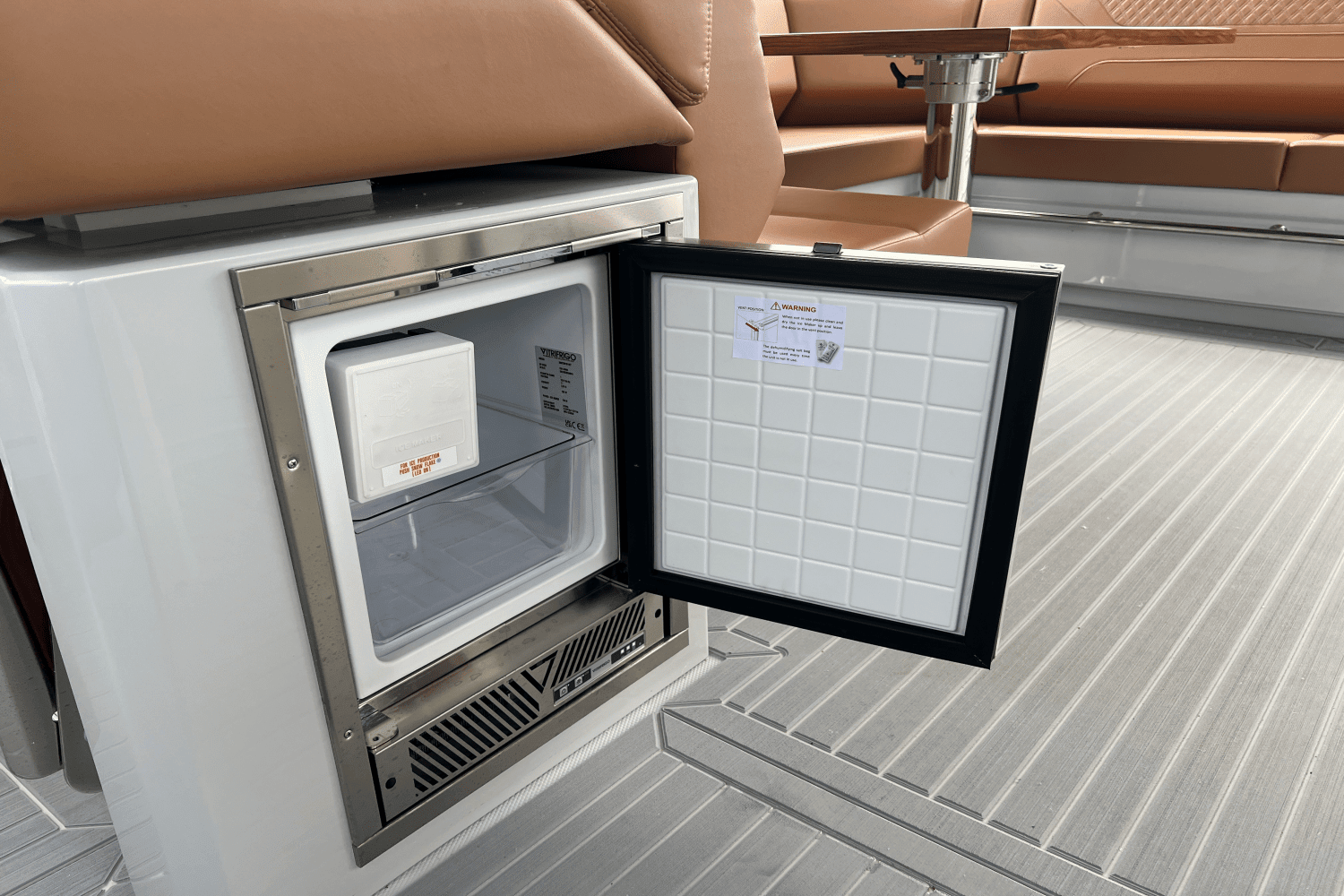 2025 Cruisers Yachts 42 GLS Outboard Image Thumbnail #29