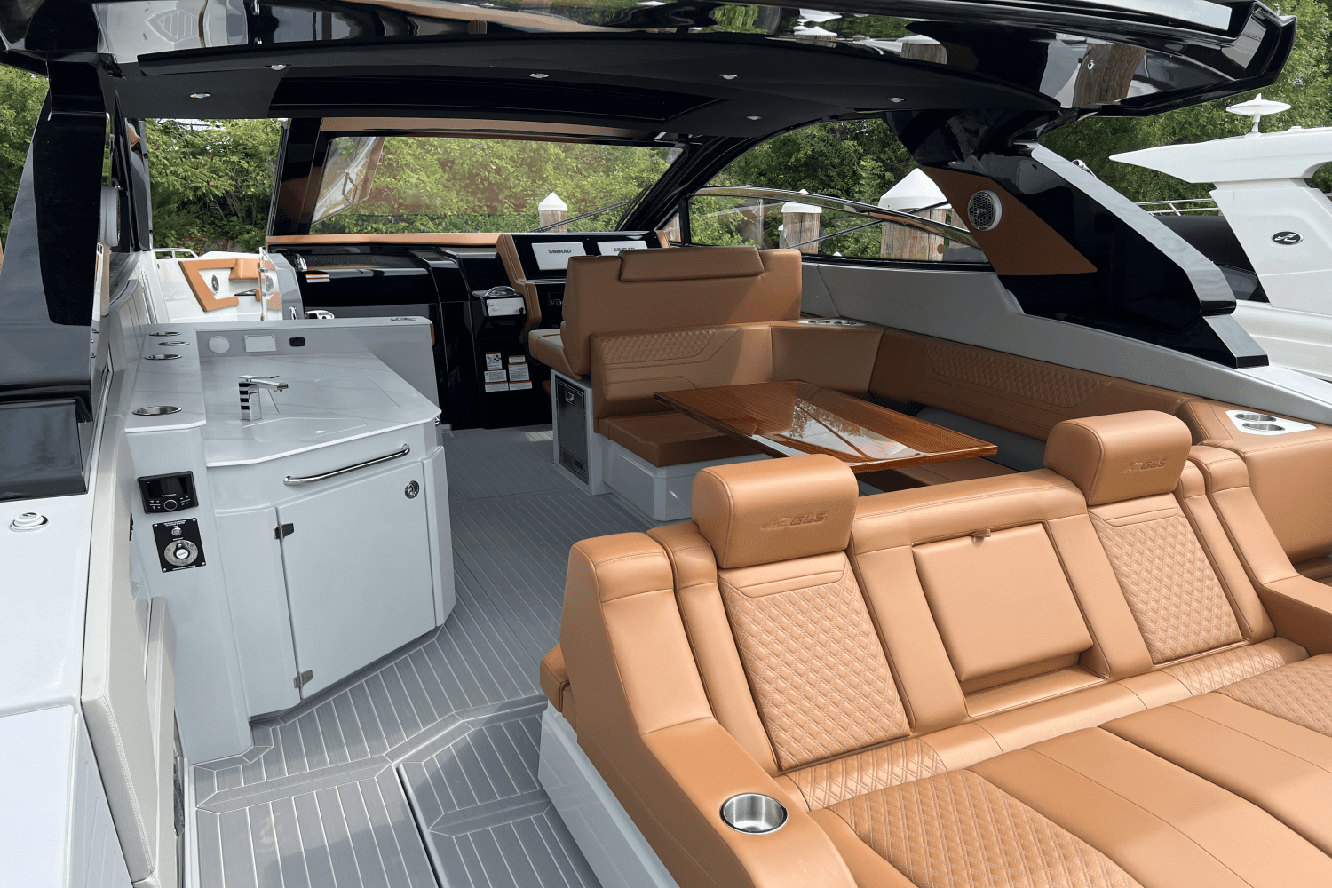 2025 Cruisers Yachts 42 GLS Outboard Image Thumbnail #16