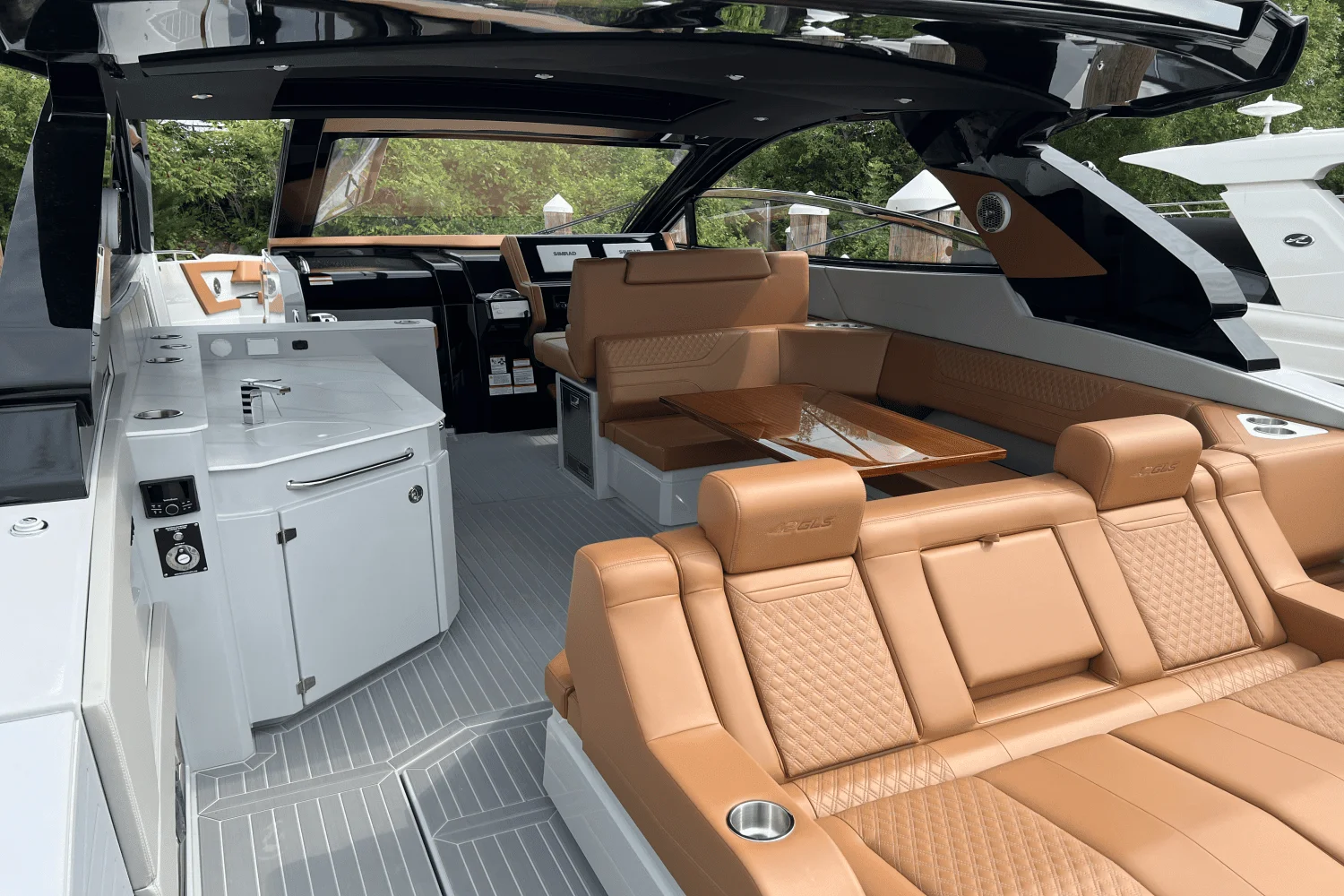 2025 Cruisers Yachts 42 GLS Outboard Image Thumbnail #25