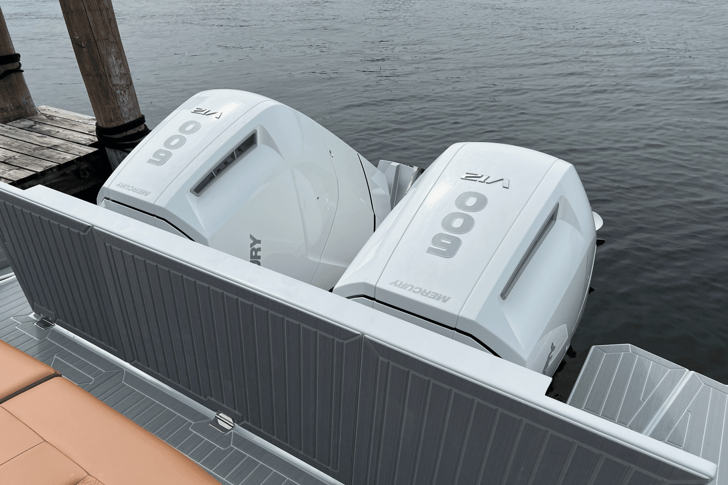 2025 Cruisers Yachts 42 GLS Outboard Image Thumbnail #12