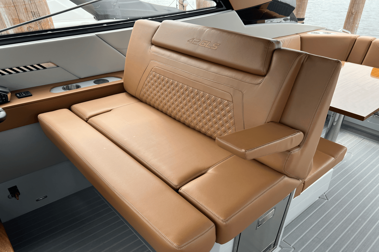 2025 Cruisers Yachts 42 GLS Outboard Image Thumbnail #23