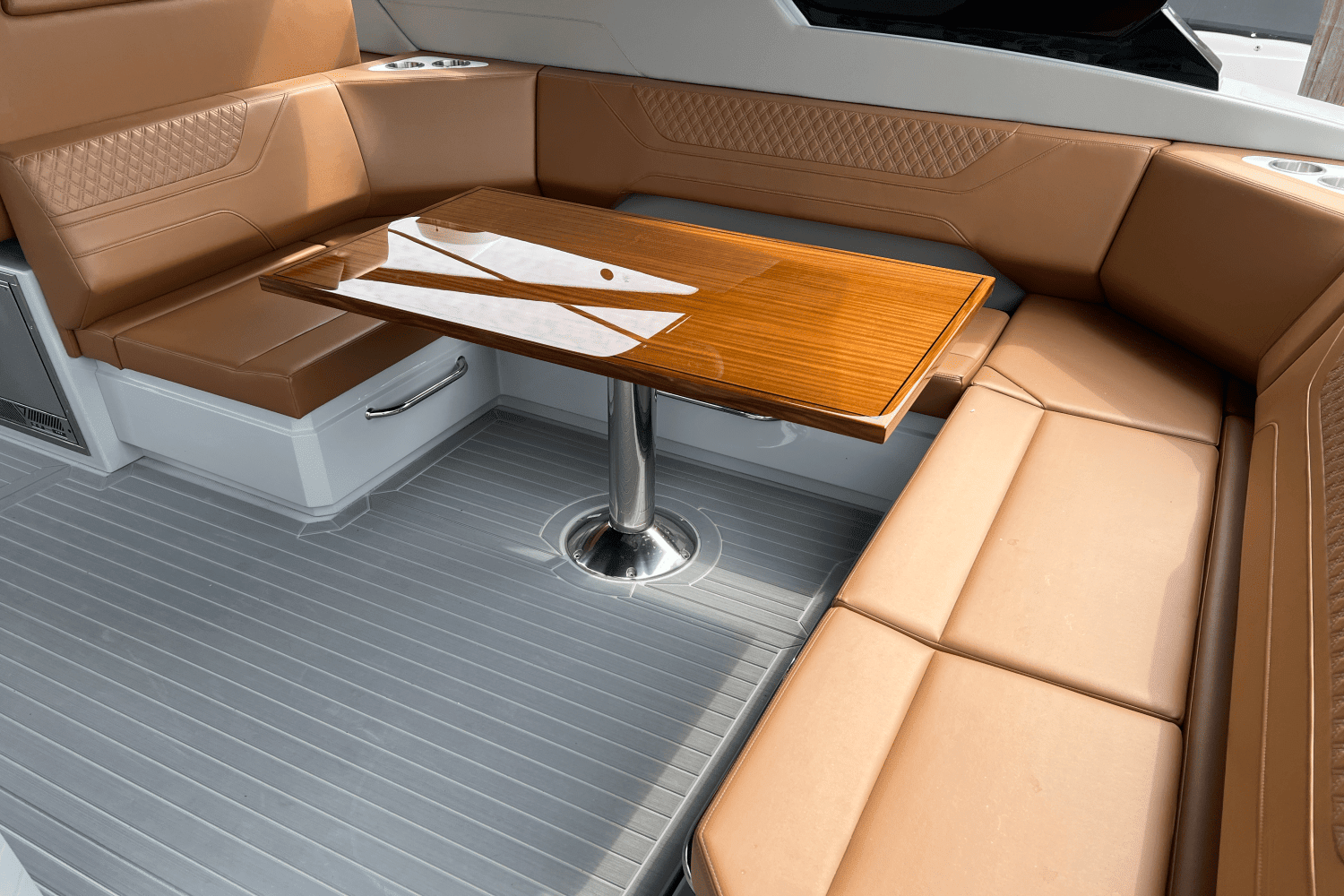 2025 Cruisers Yachts 42 GLS Outboard Image Thumbnail #21