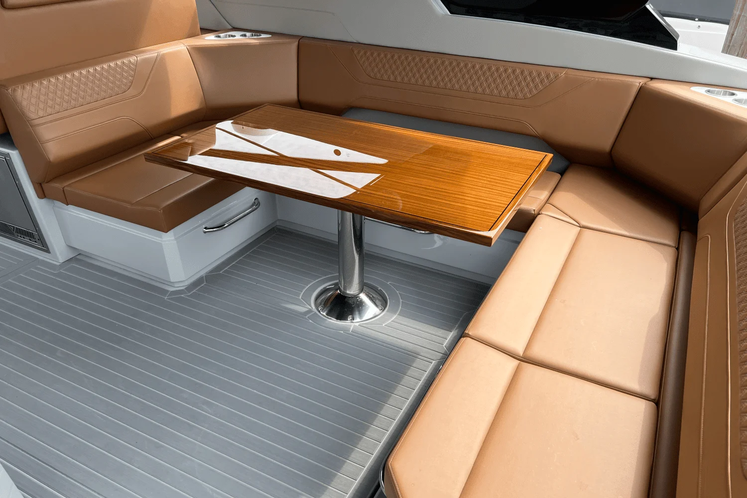 2025 Cruisers Yachts 42 GLS Outboard Image Thumbnail #30