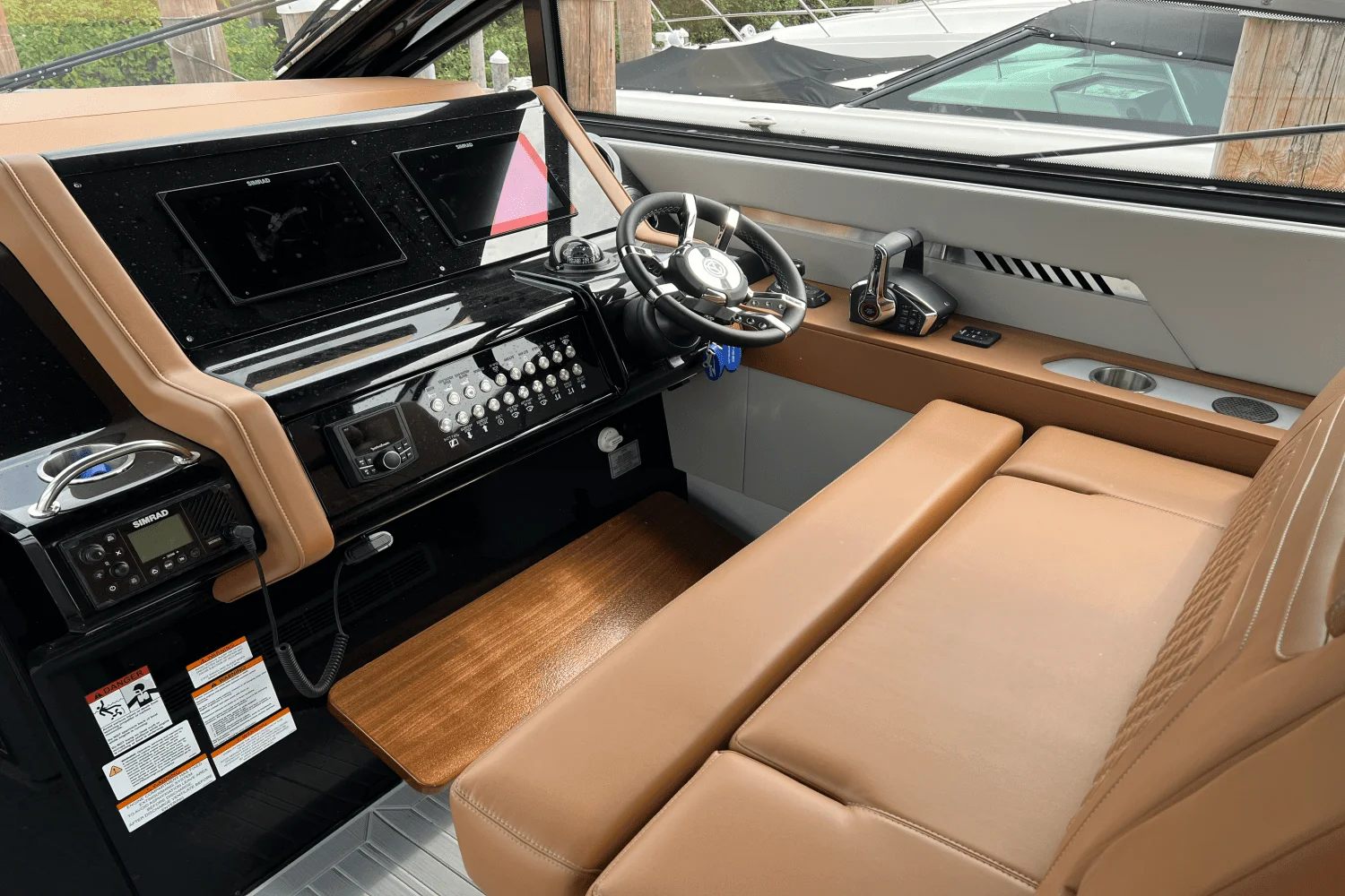 2025 Cruisers Yachts 42 GLS Outboard Image Thumbnail #24