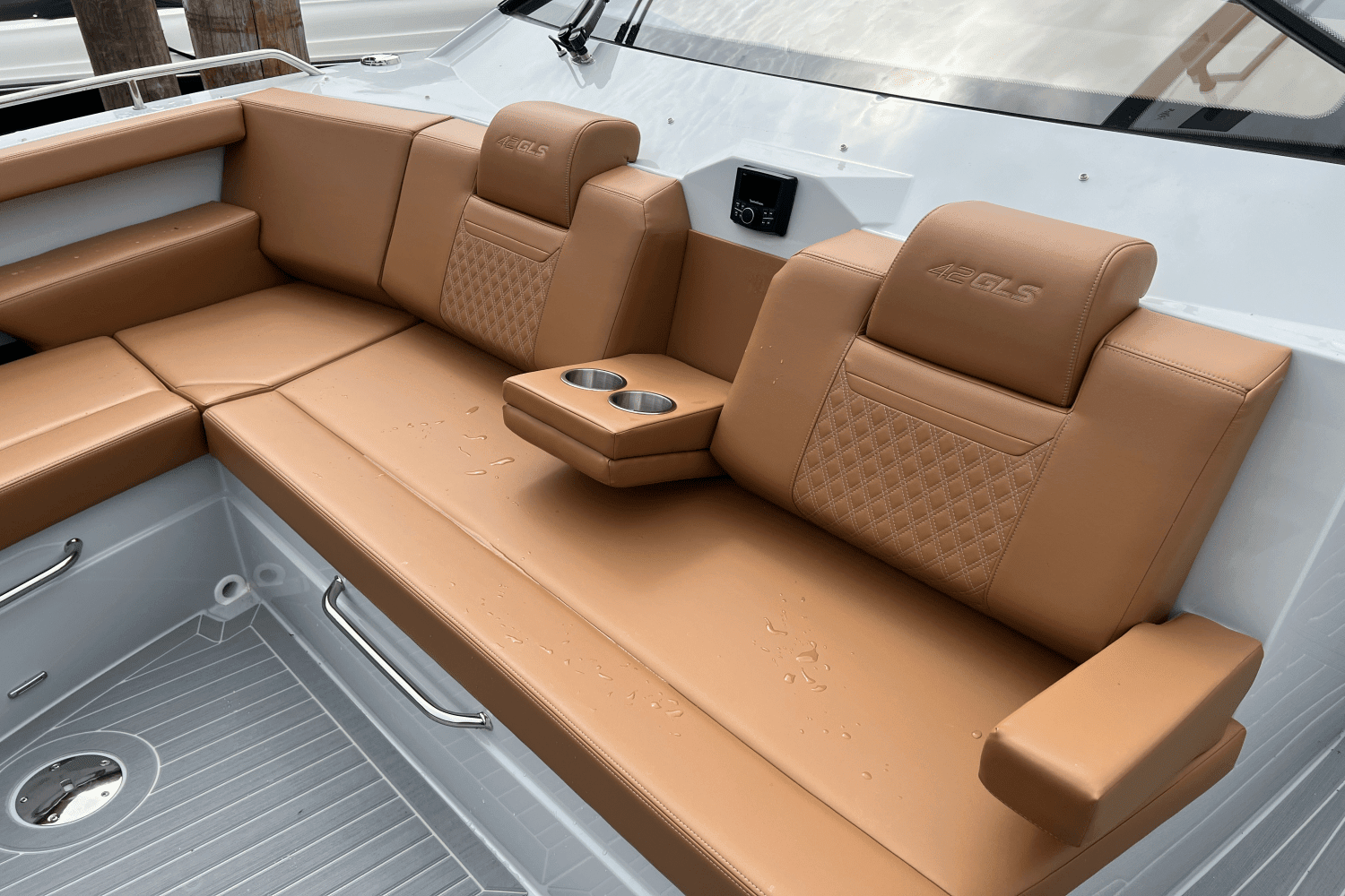 2025 Cruisers Yachts 42 GLS Outboard Image Thumbnail #37