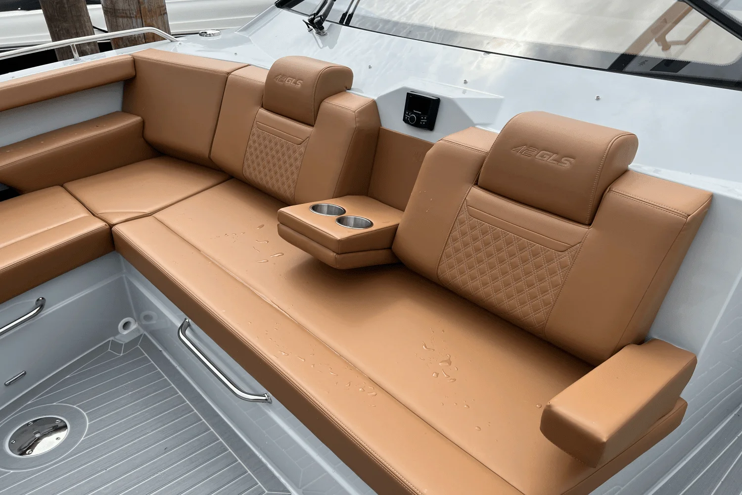 2025 Cruisers Yachts 42 GLS Outboard Image Thumbnail #37