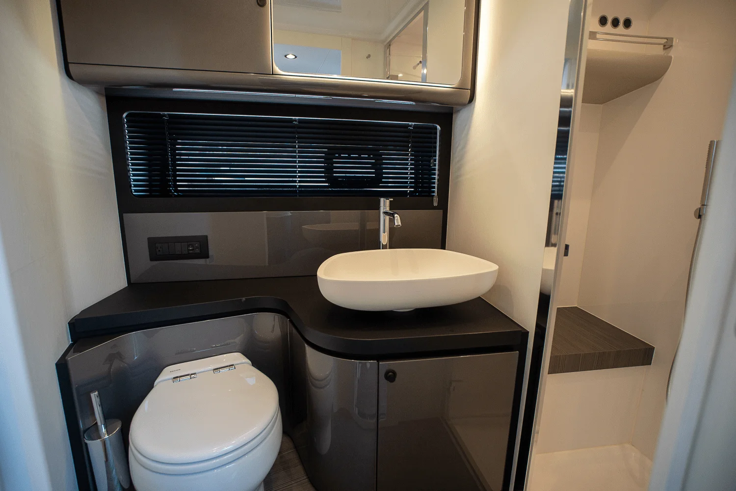 2026 Azimut Verve 42 Image Thumbnail #25