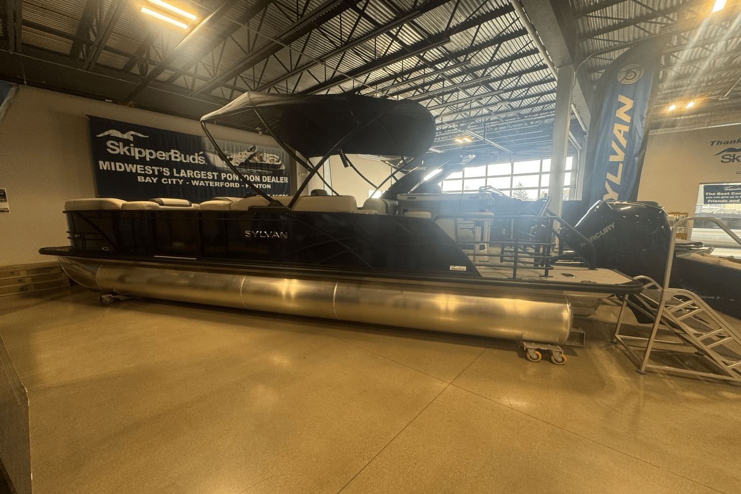 2025 Sylvan L5 Image Thumbnail #3