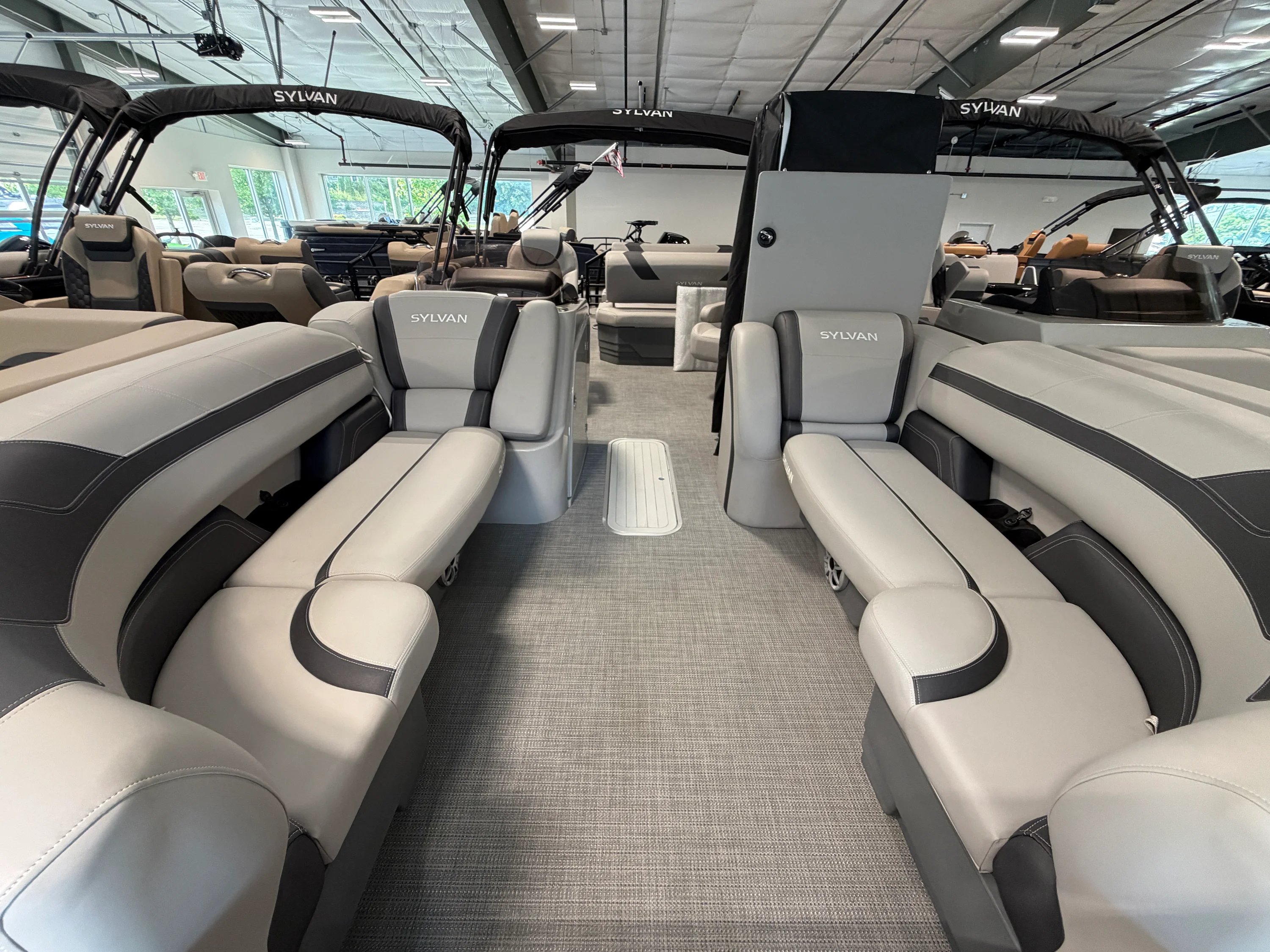 2025 Sylvan L5 Image Thumbnail #1