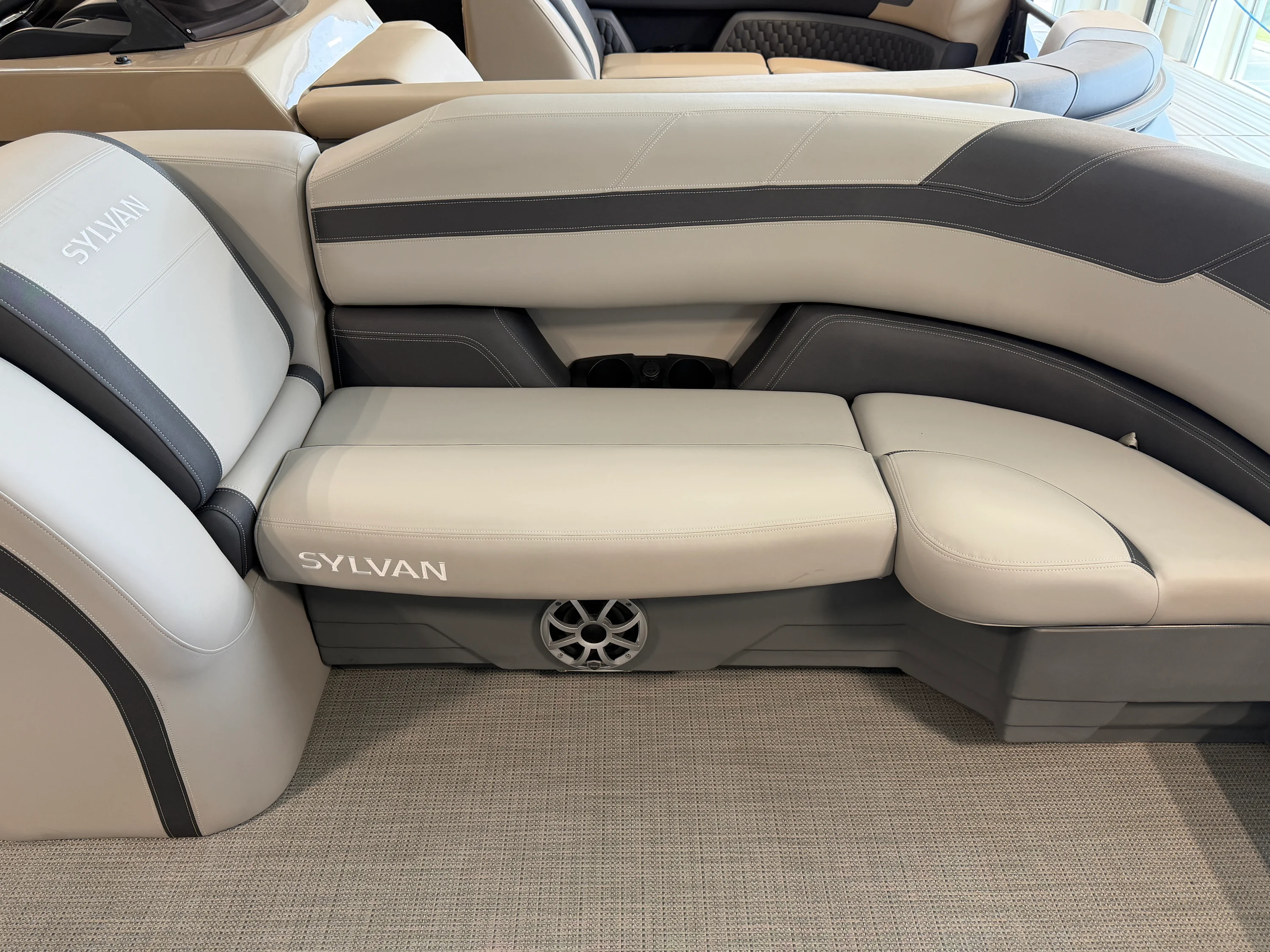 2025 Sylvan L5 Image Thumbnail #4