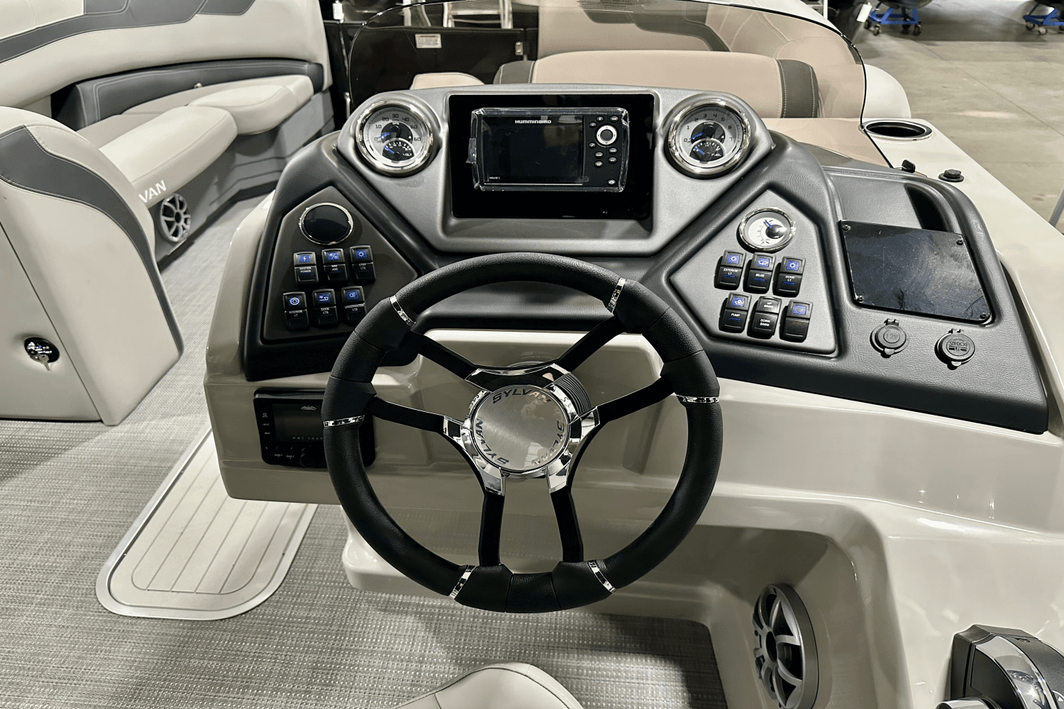 2025 Sylvan
                                                             L-5 Image Thumbnail #17