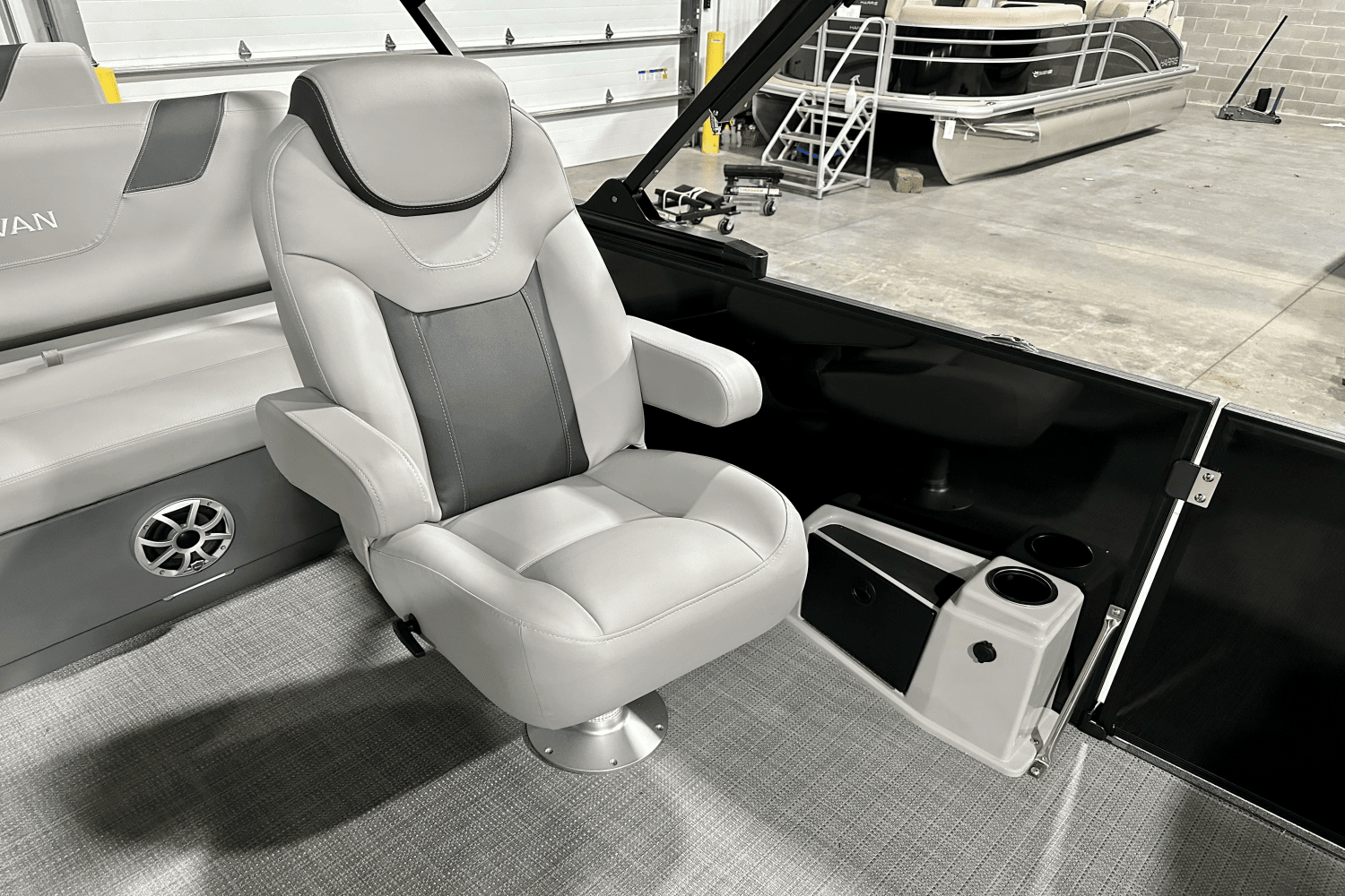 2025 Sylvan
                                                             L-5 Image Thumbnail #25