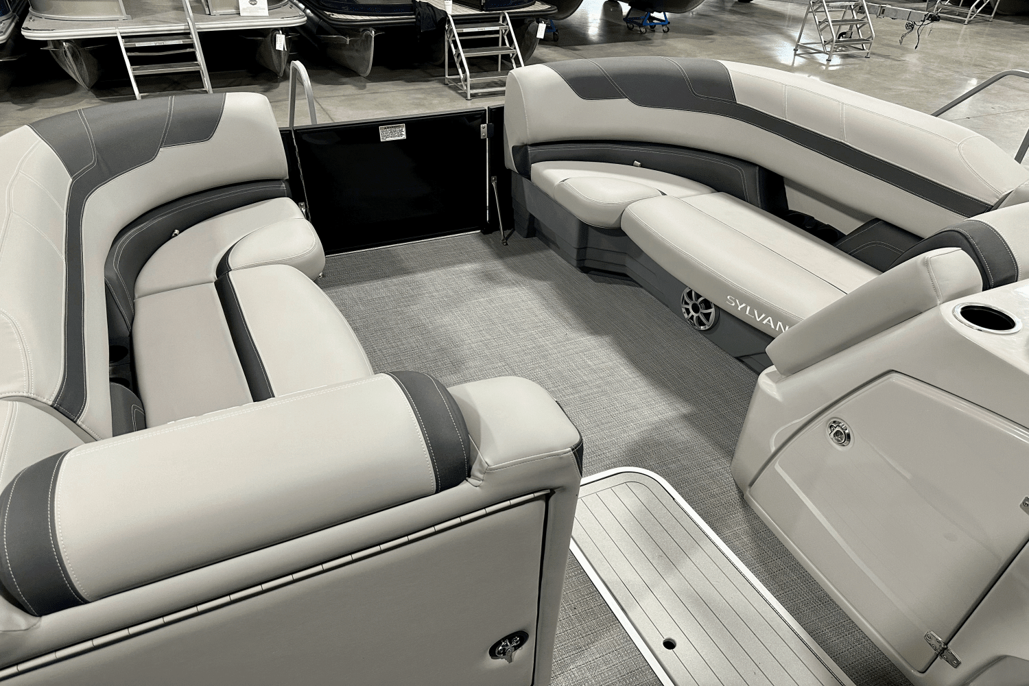 2025 Sylvan
                                                             L-5 Image Thumbnail #14