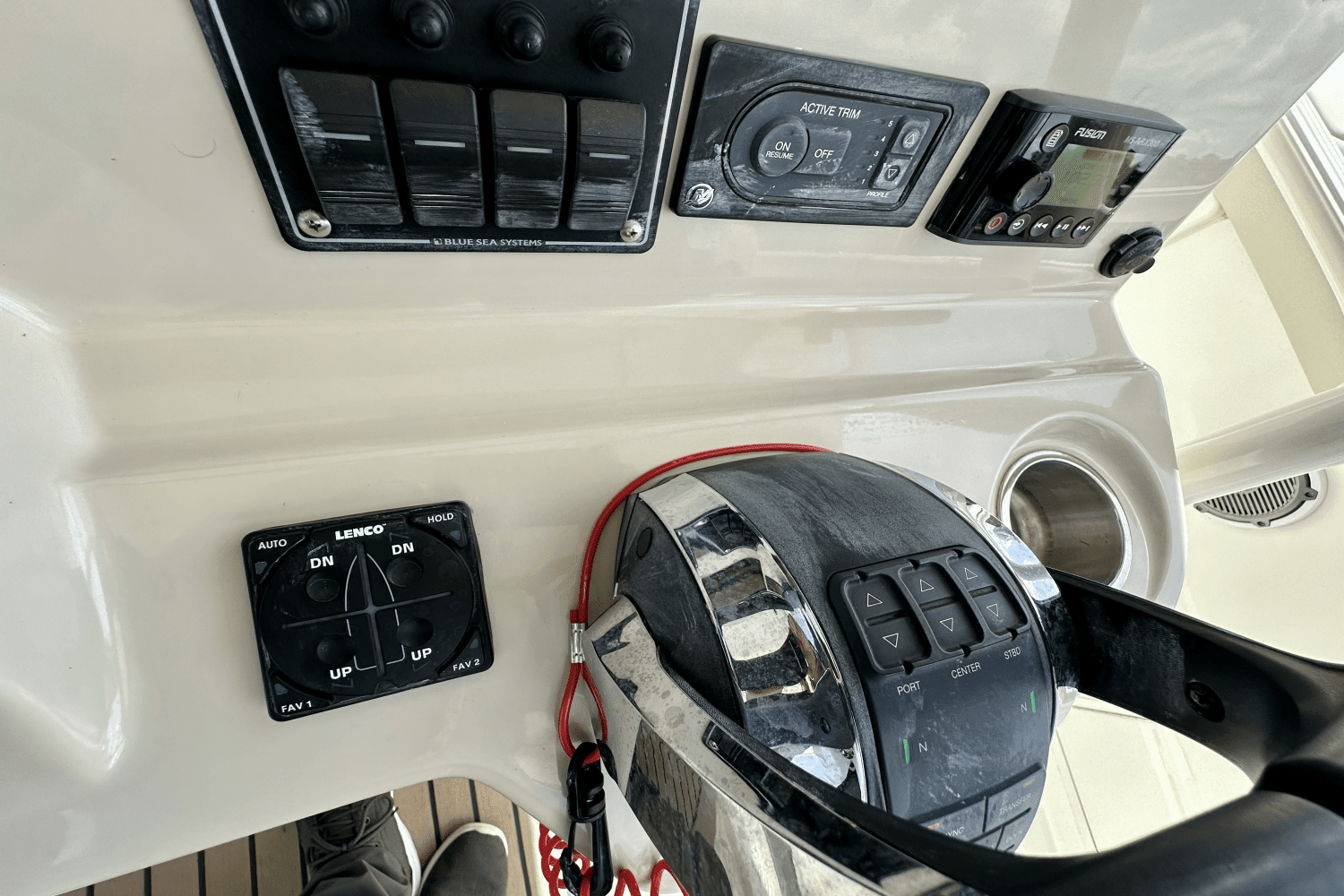 2018 Boston Whaler 350 OUTRAGE Image Thumbnail #24