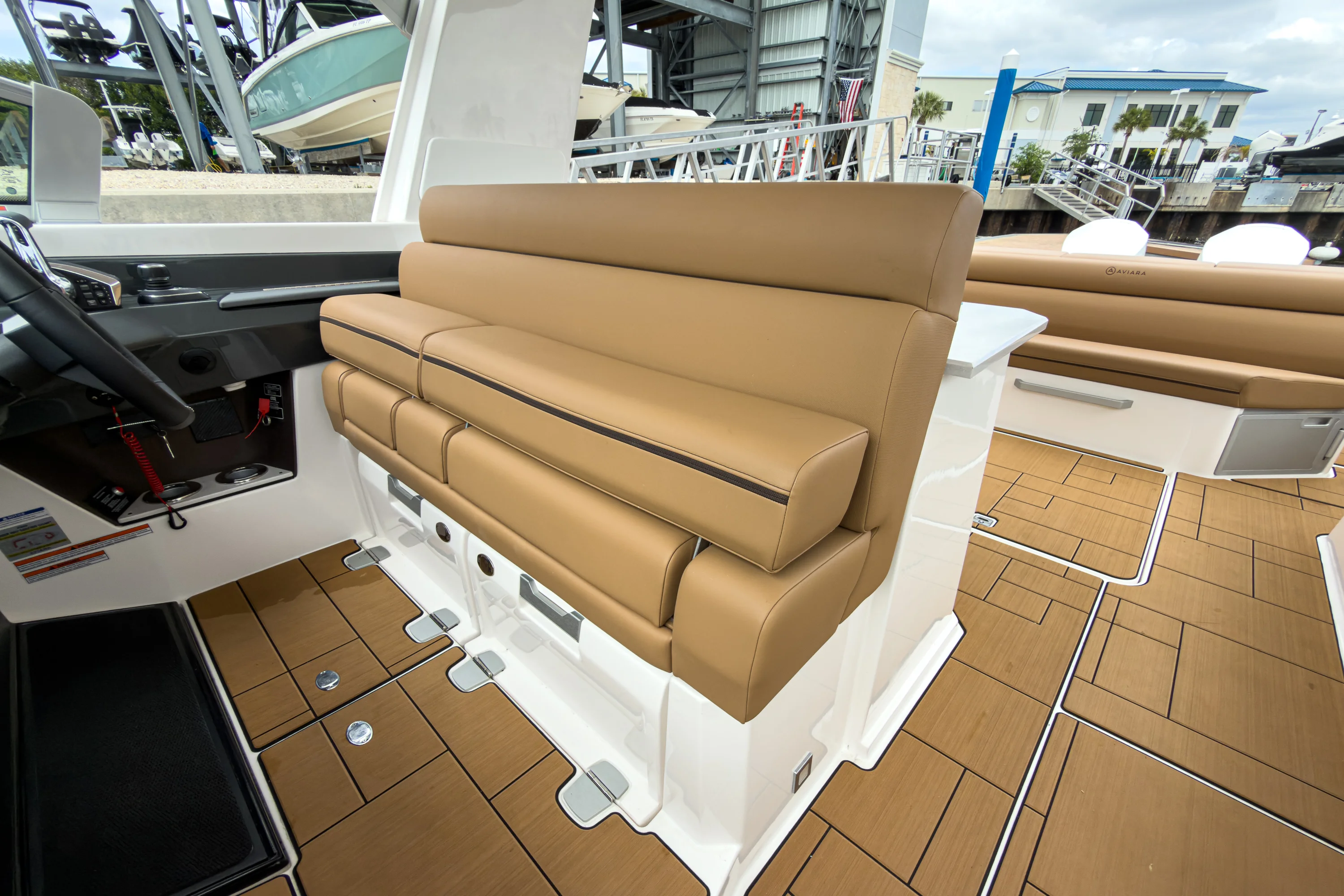 2025 Aviara AV40 Outboard Image Thumbnail #17